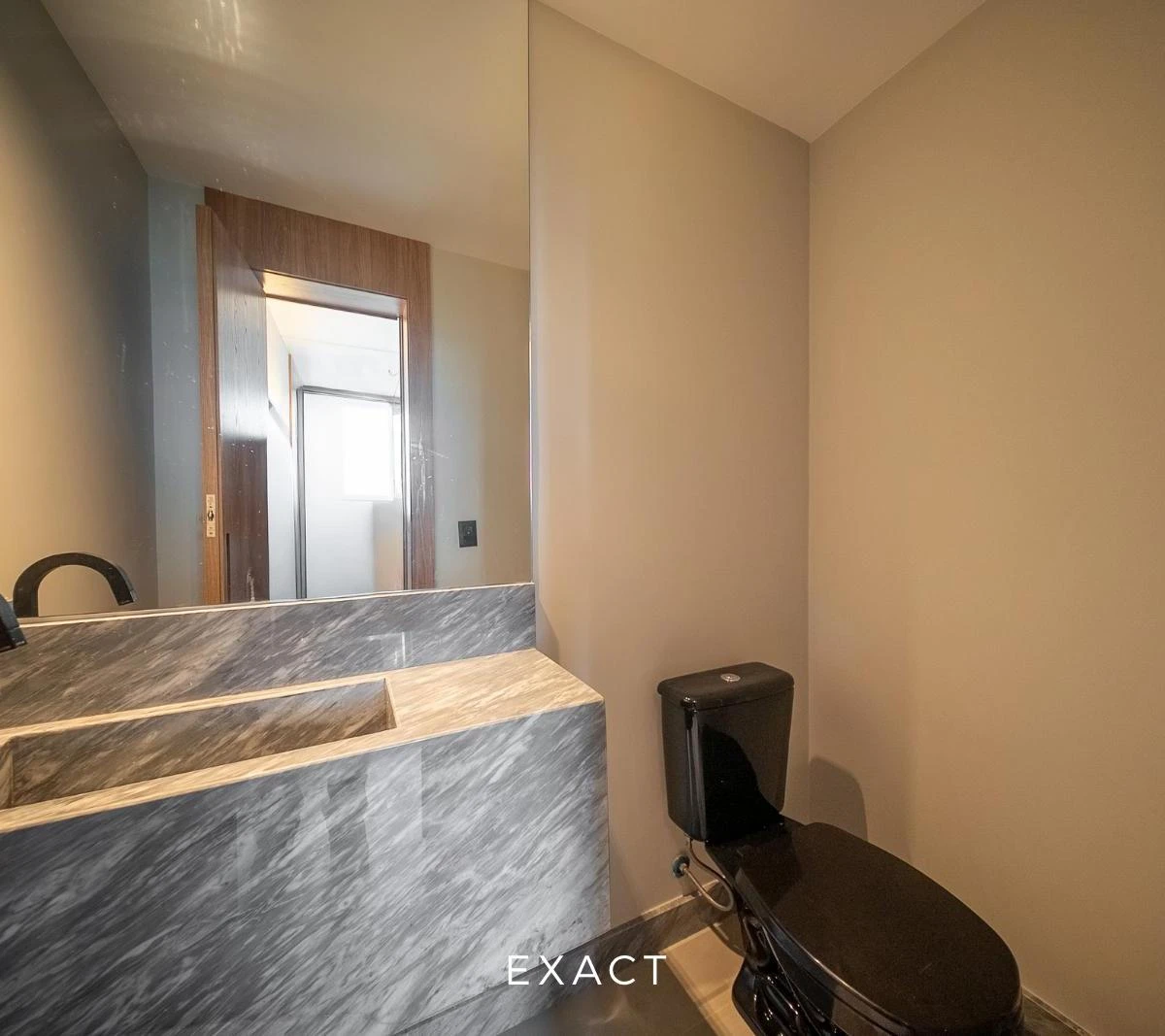 3-bedroom apartment in a building with a gym — photo 28