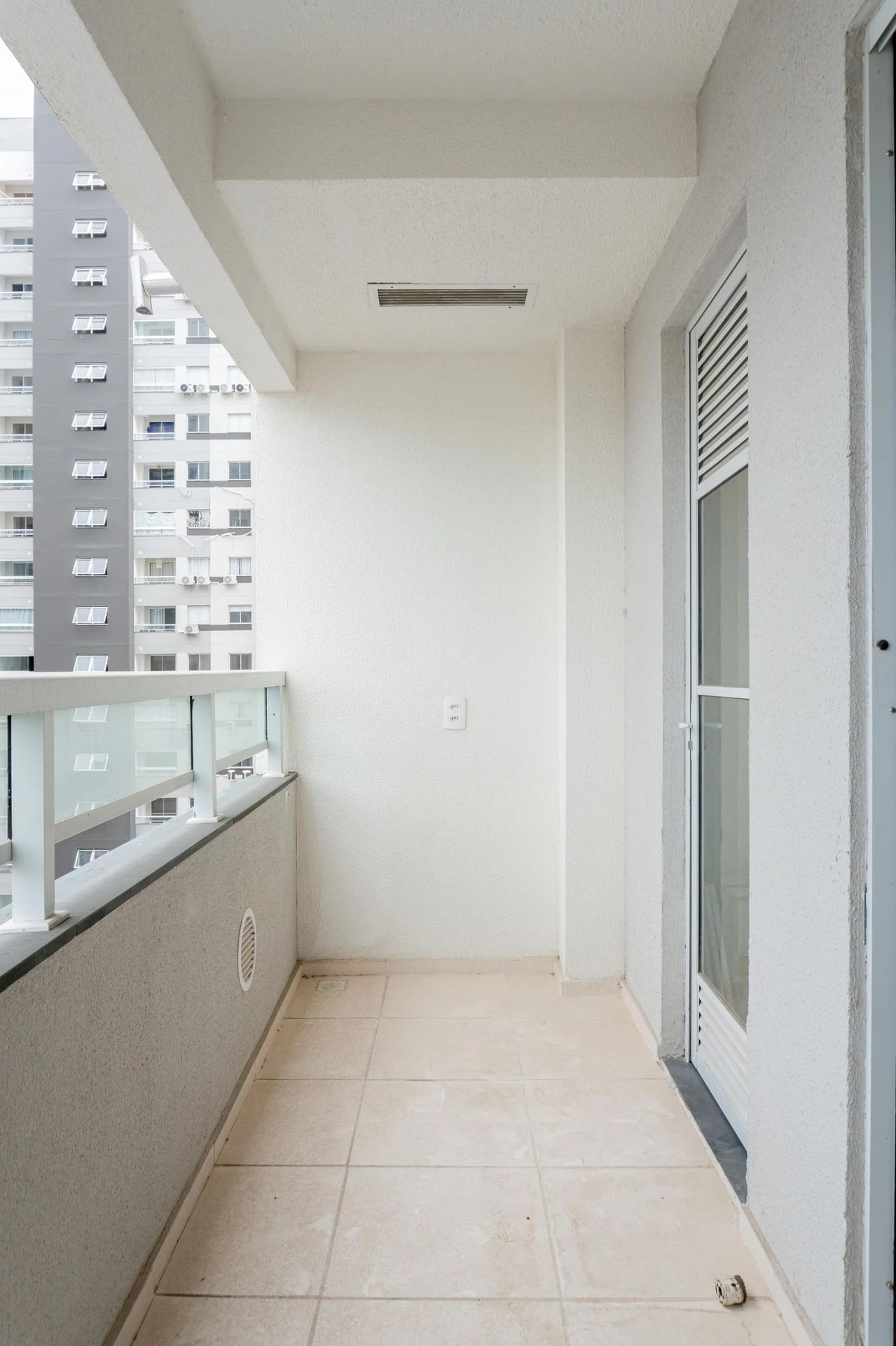 2-bedroom apartment in a building with a sauna — photo 36