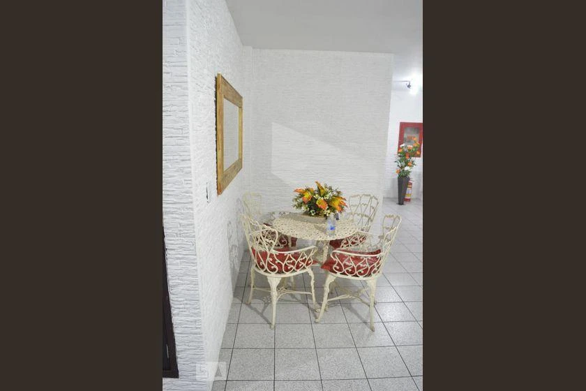 2-bedroom apartment with a closed kitchen and gas stove — photo 32