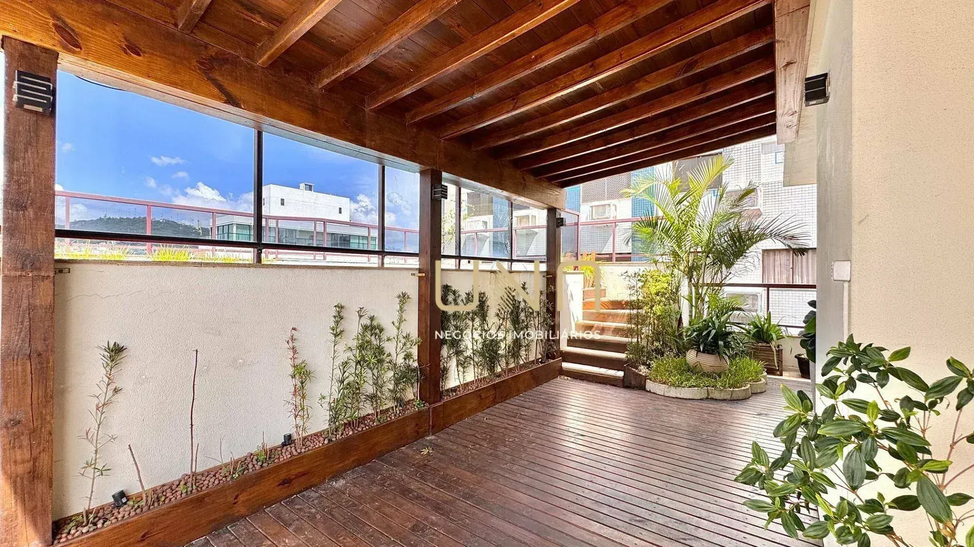 Cobertura mobiliada com 4 suítes e 5 banheiros, 415 m² — photo 21
