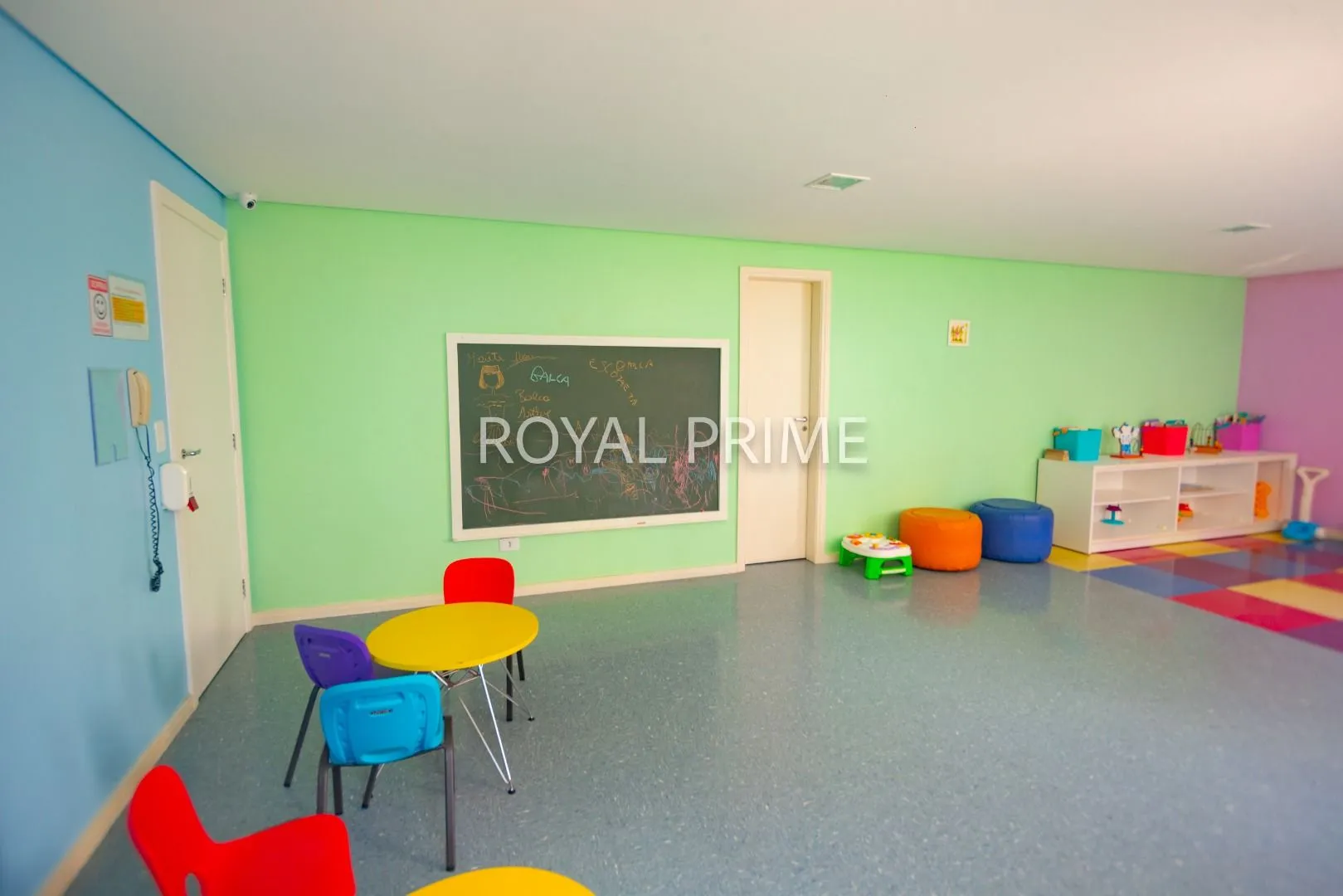 Apartamento de 3 dormitorios con cocina abierta y BBQ privado — photo 44