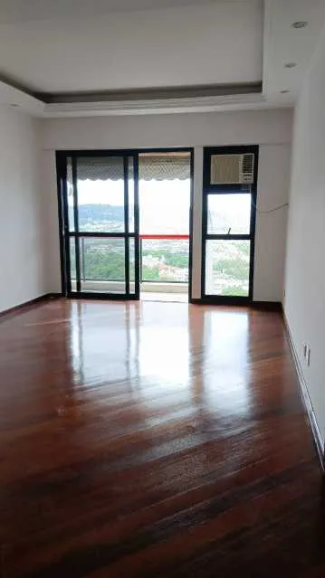 Робоче місце та 3 спальні: квартира 105 м²