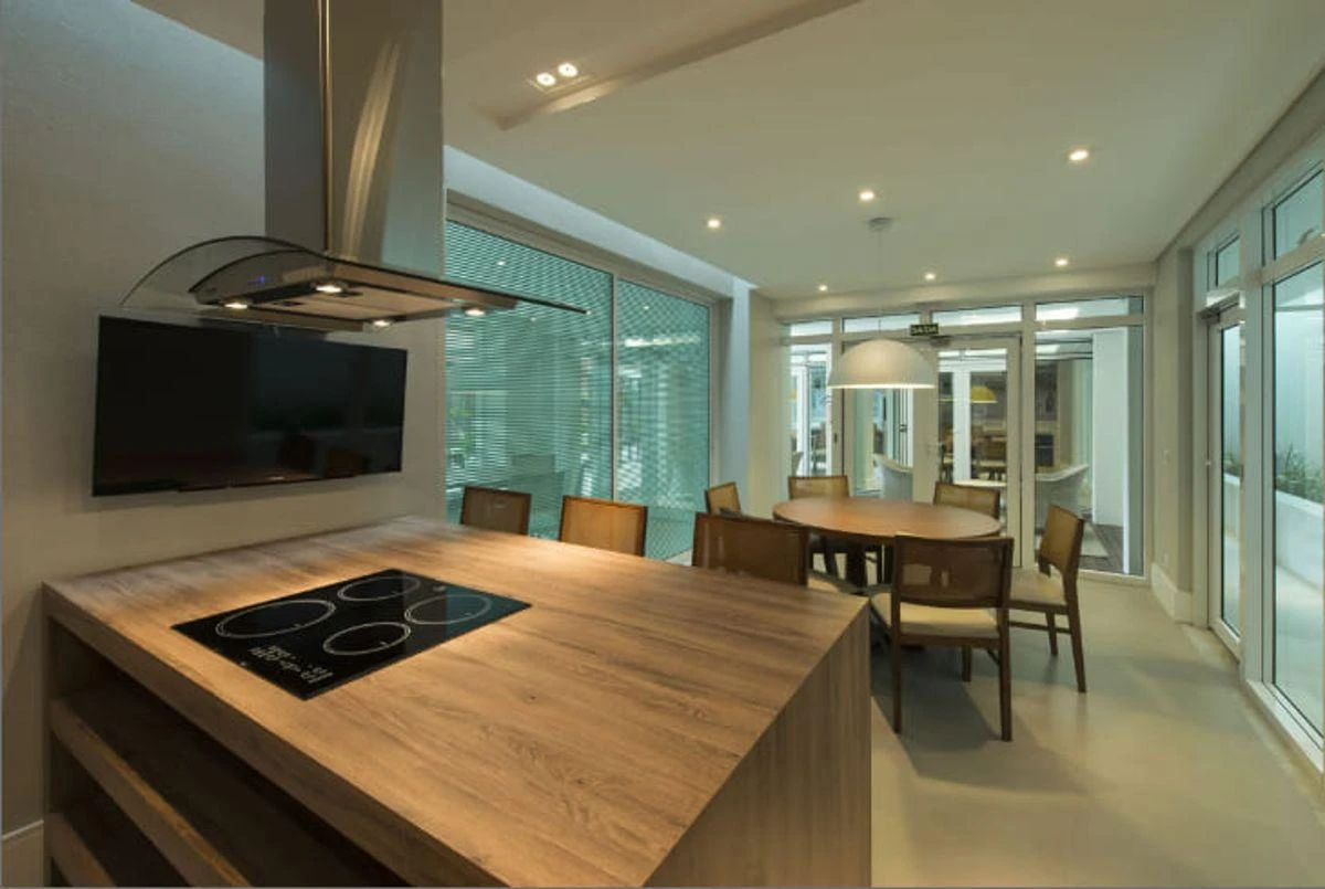 Квартира 31 м² з панорамними вікнами та заскленим балконом — photo 32