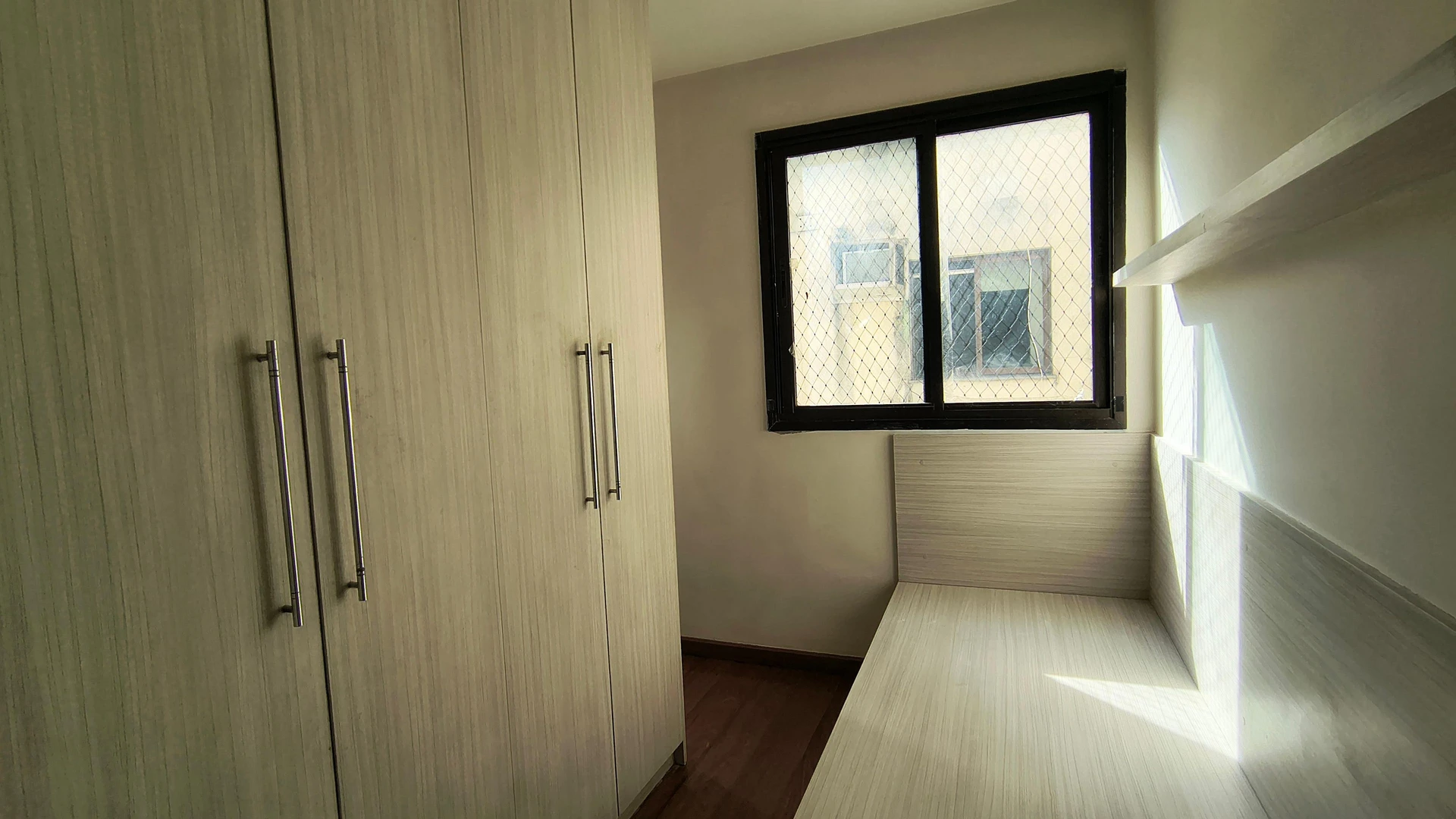 Apartment with 3 en-suite bedrooms and 5 baths, 2 parking — photo 30