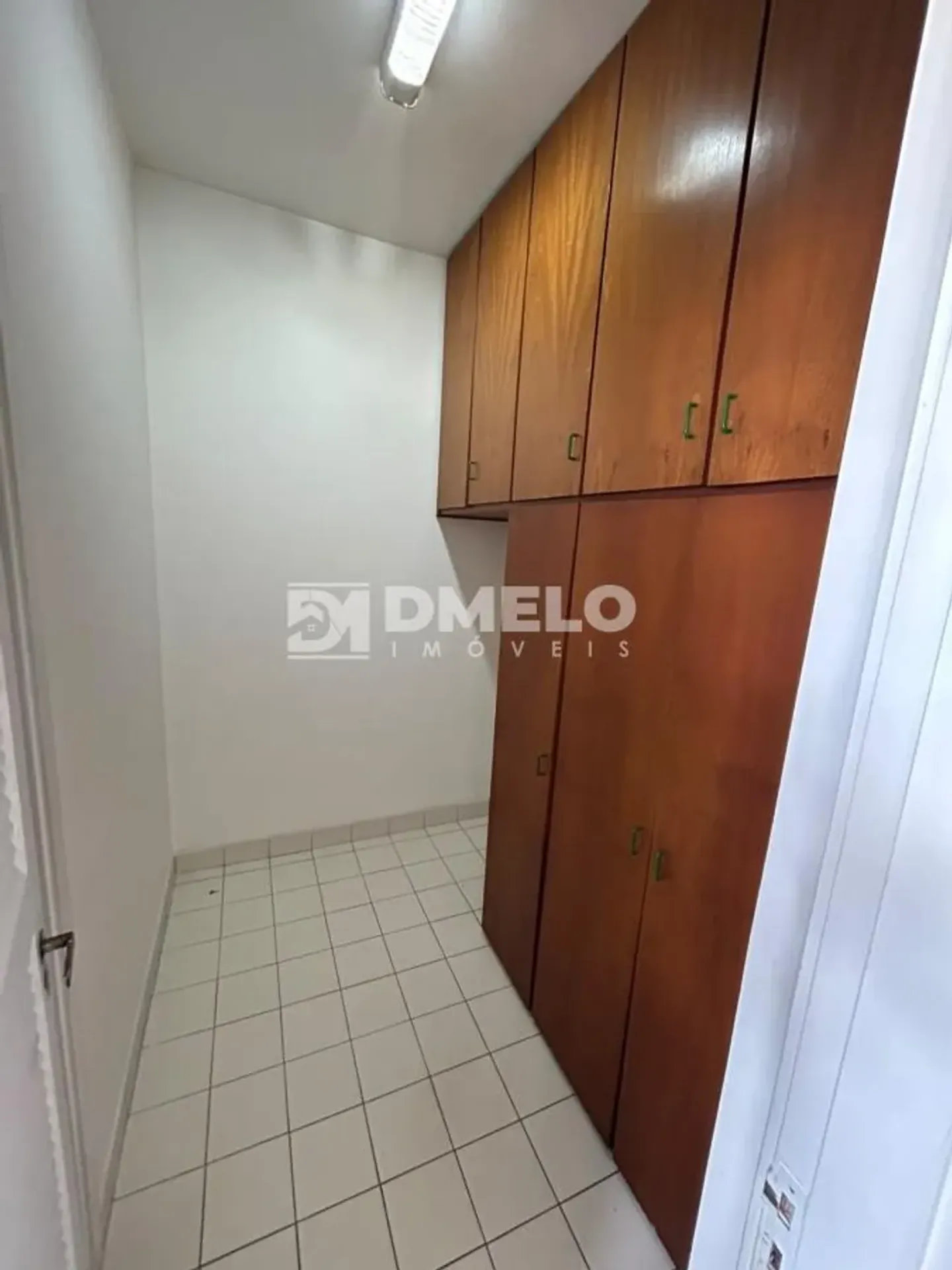 Apartment, 83 m², with wood or laminate floors — photo 20