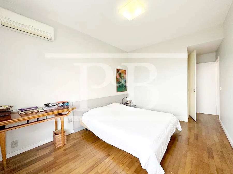 4-bedroom apartment with 200 m² and 2 parking spots — photo 4