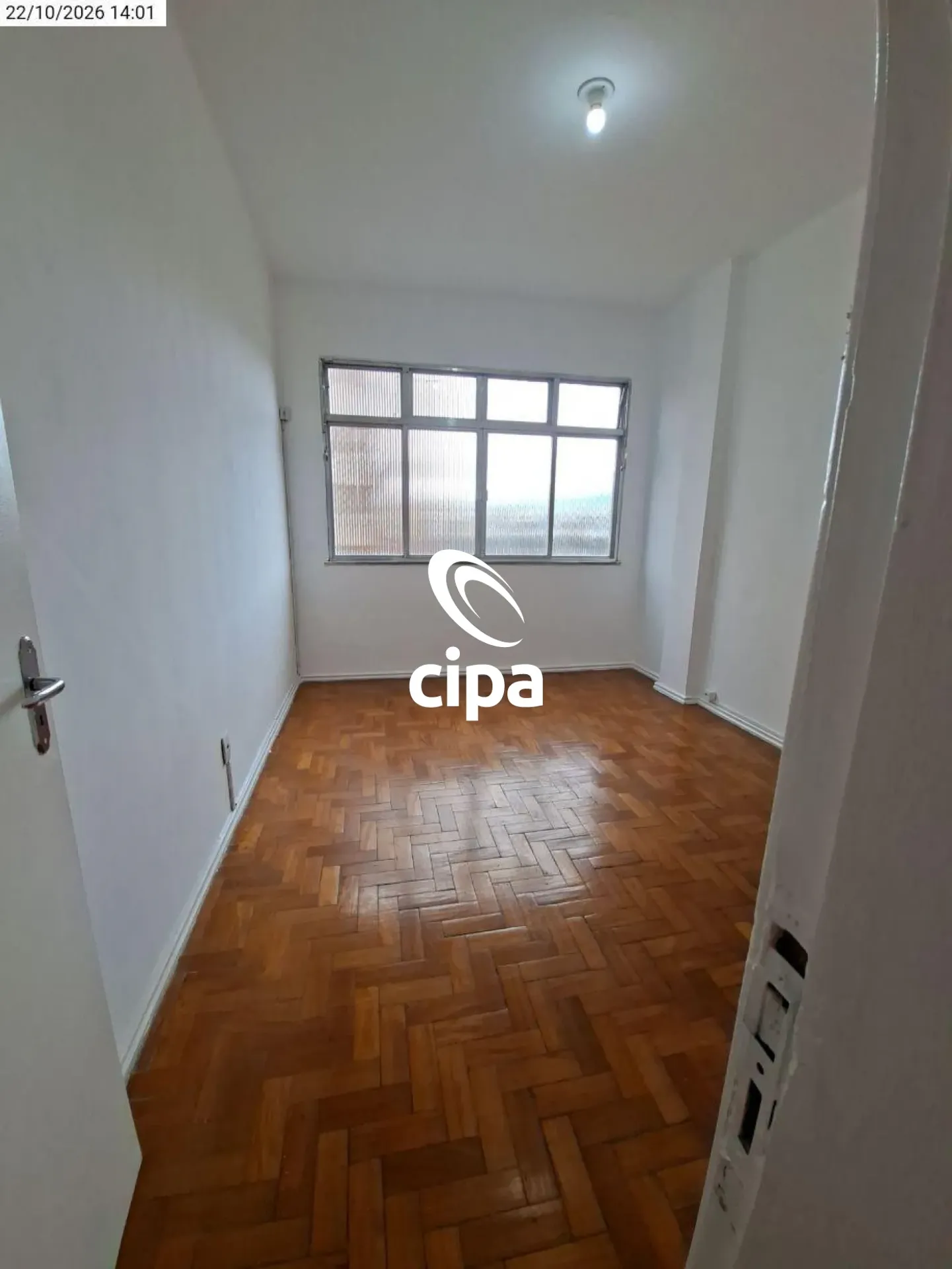 Apartment, 82 m², with wood or laminate floors — photo 4