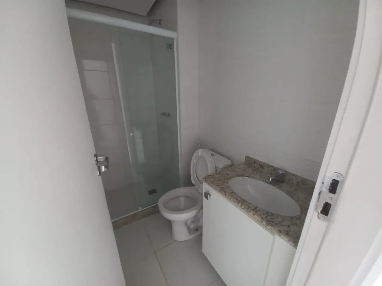 3-bedroom 3-bath apartment with 1 parking space — photo 10