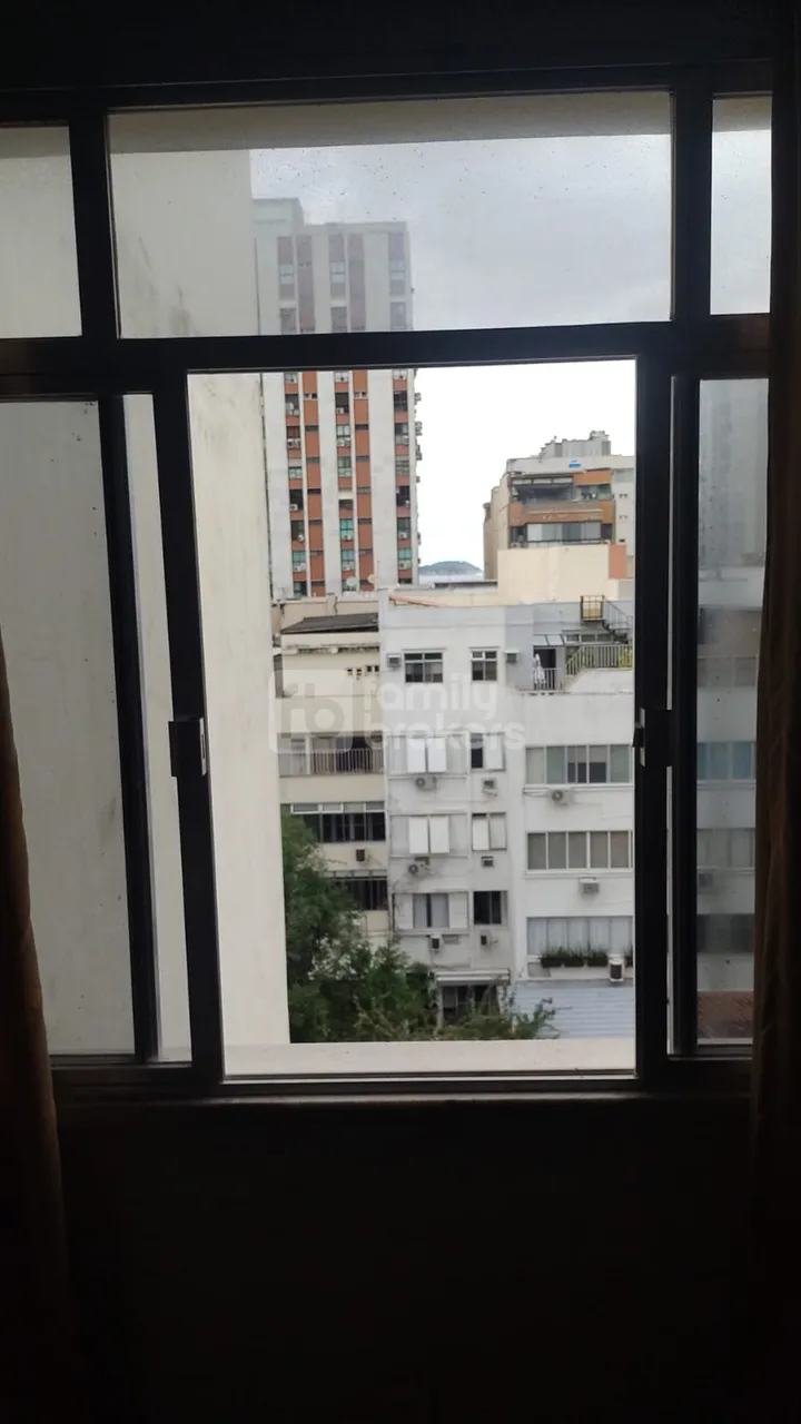 Furnished 3-bedroom apartment with 140 m² — photo 15