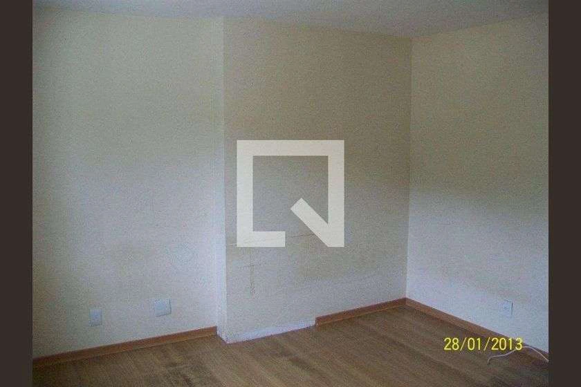 221 m² rental apartment with 4 bedrooms and a balcony — photo 8