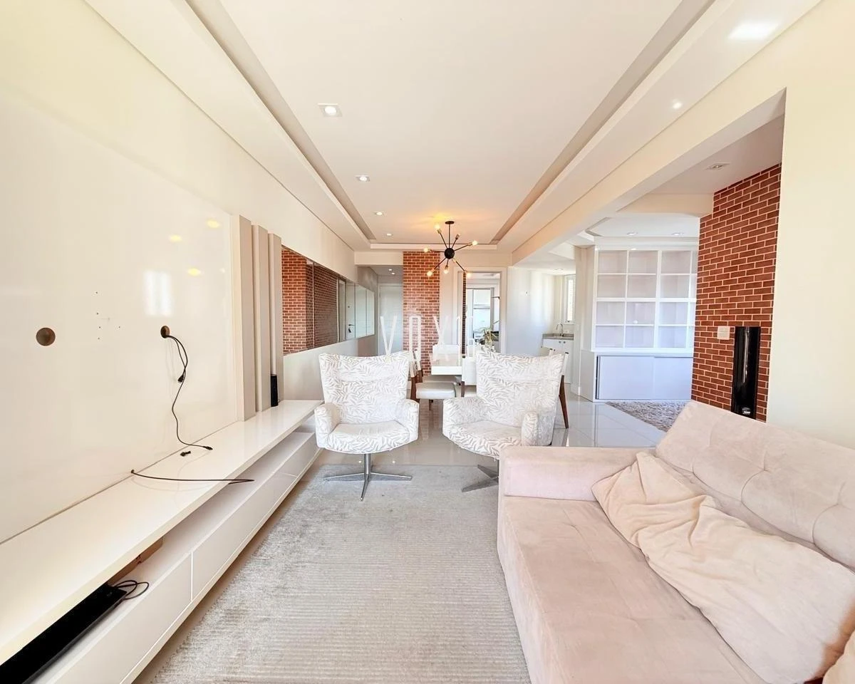 Furnished apartment with home office and 2 parking spots