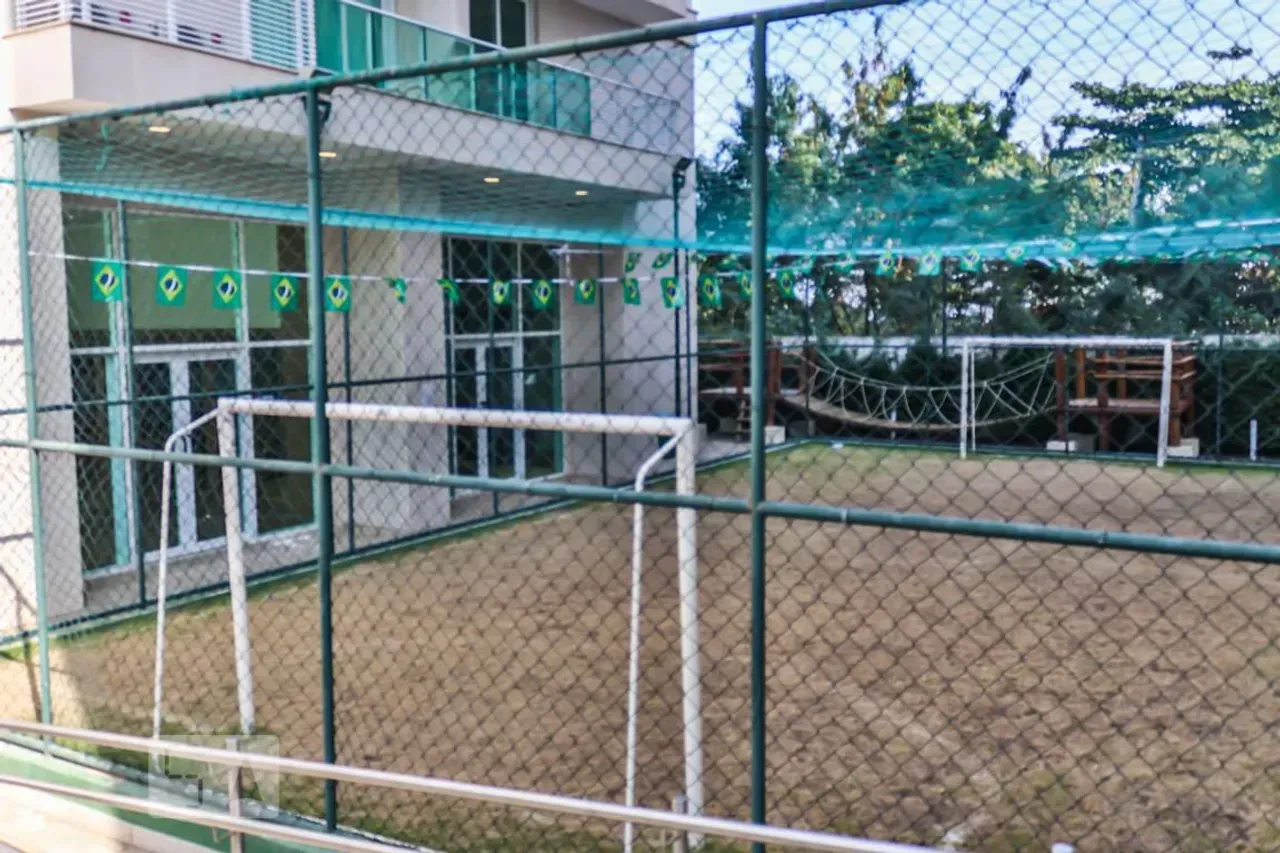 2-bedroom apartment with enclosed balcony and parking — photo 33