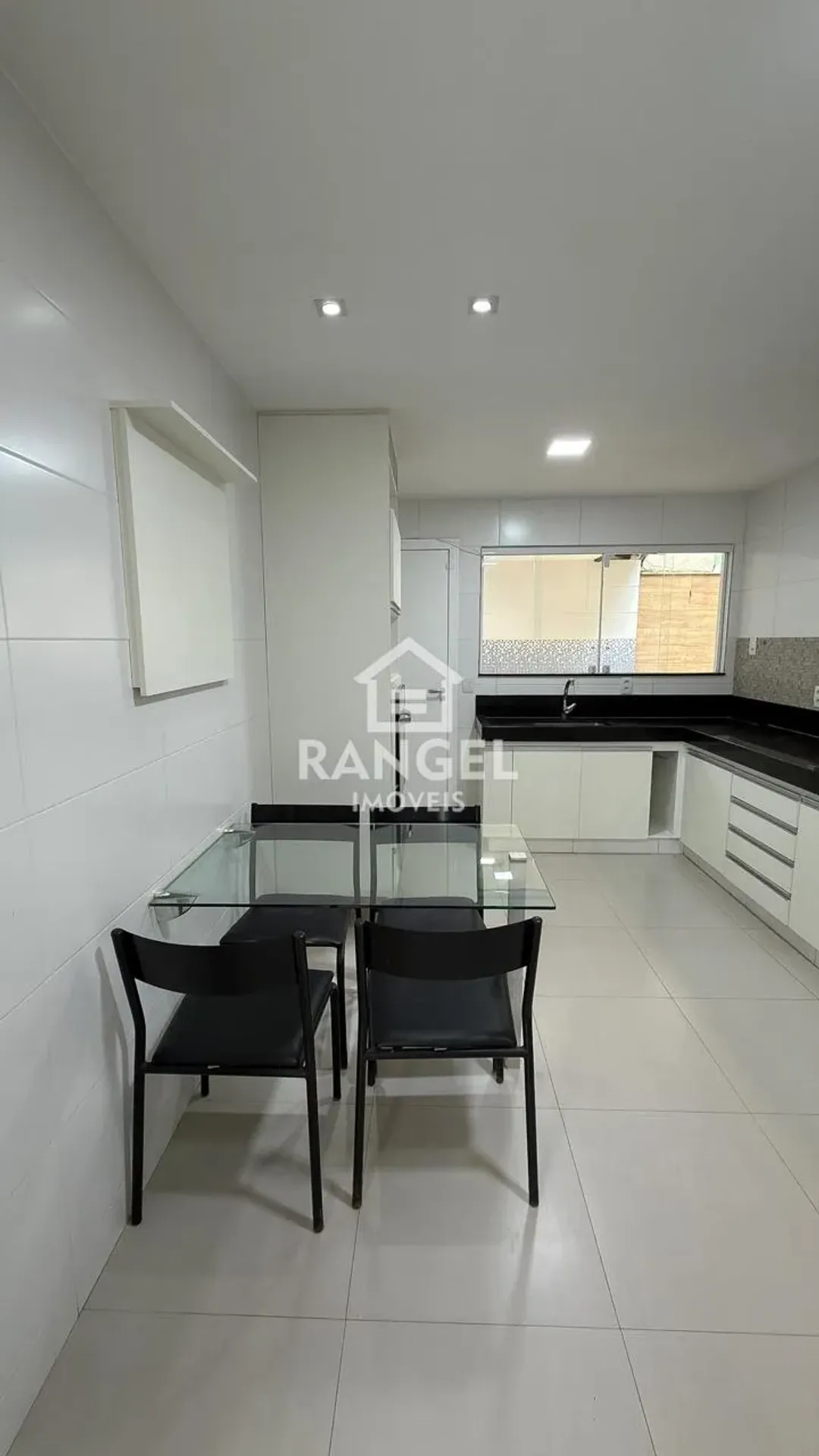 House, 412 m², with a private pool — photo 11