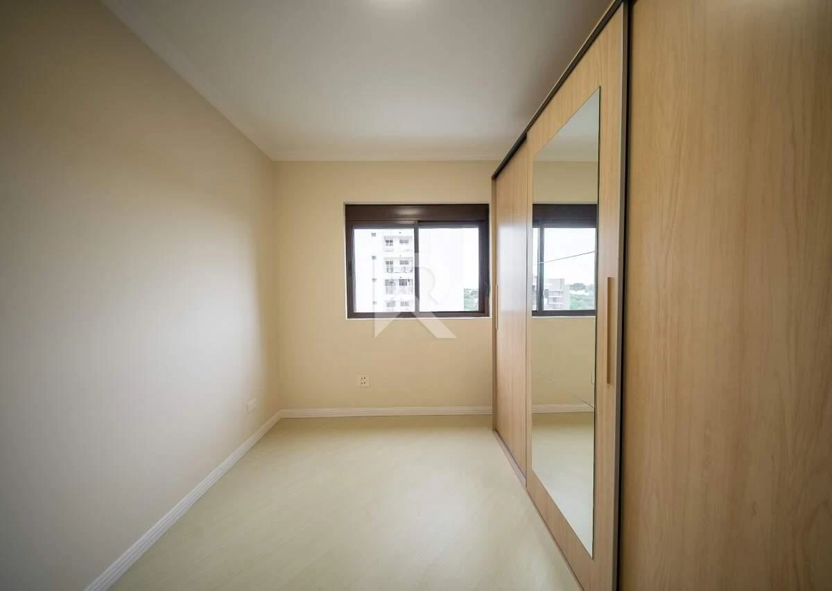 119 m² apartment with a grill on the balcony and a bathtub — photo 26