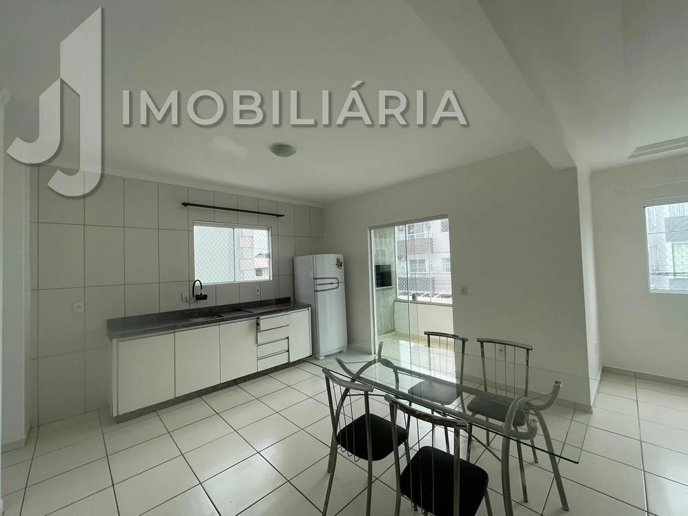 Glass-enclosed balcony in a 3-bedroom apartment, 90 m² — photo 2