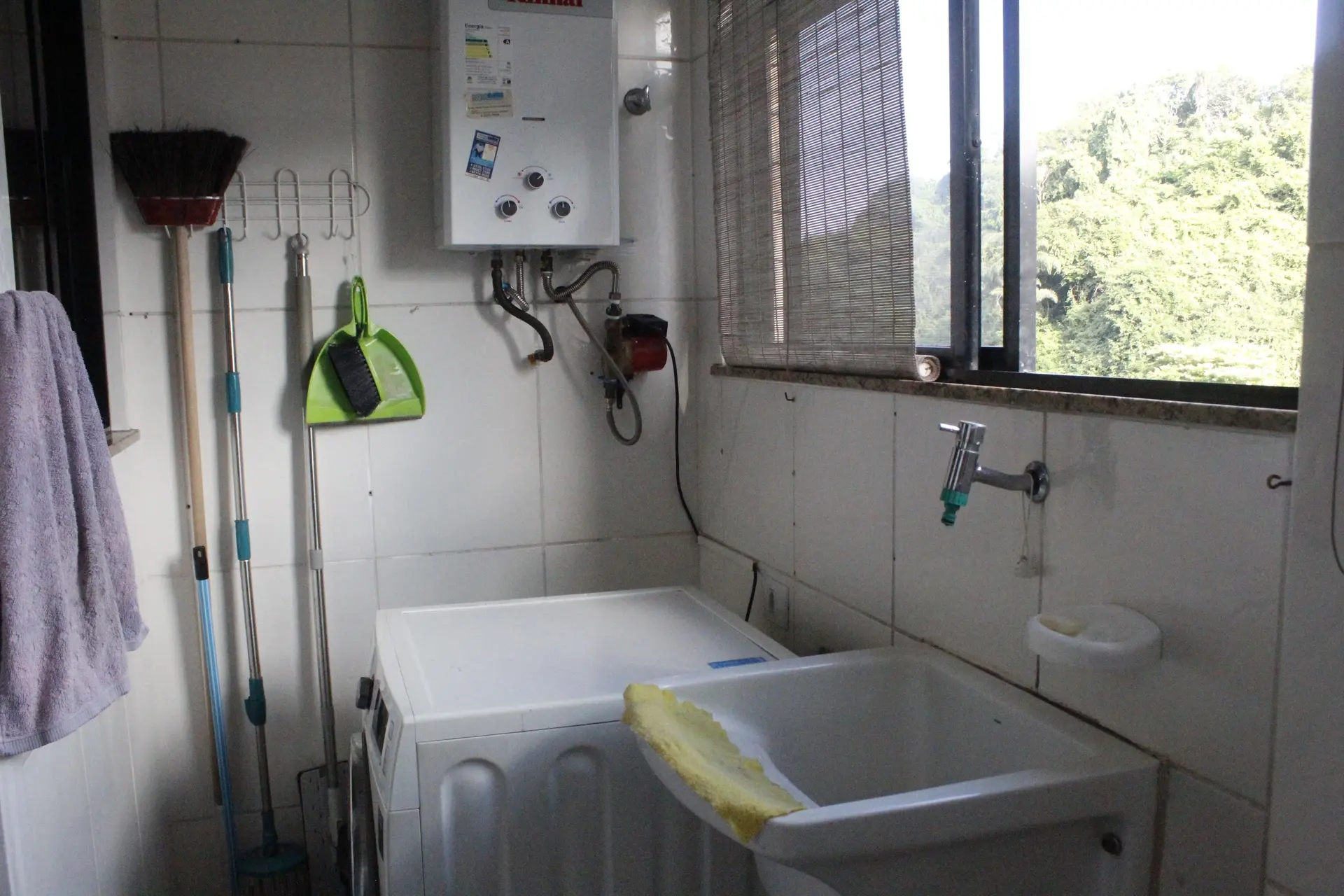 Furnished apartment with 3 bedrooms and 3 bathrooms — photo 47