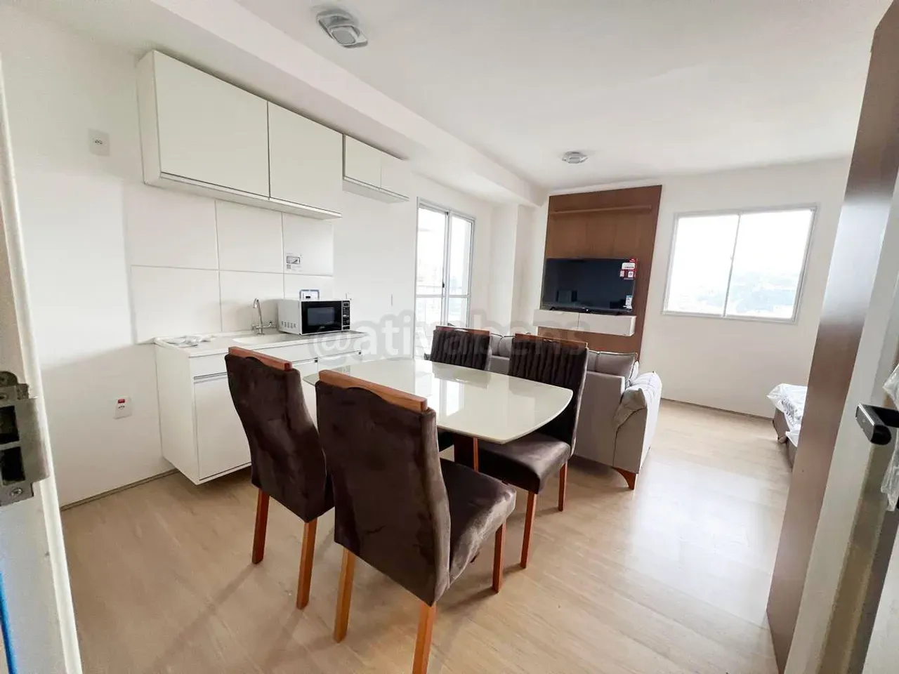 Furnished 1-bedroom apartment with 37 m² on the 19th floor — photo 2