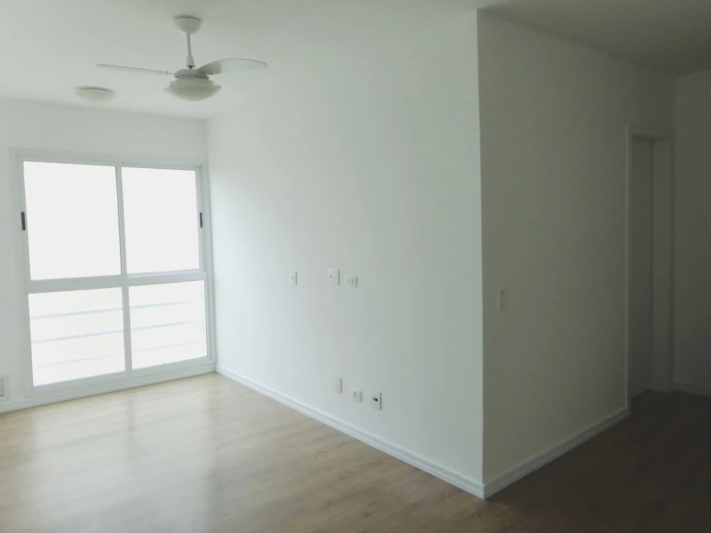 2-bedroom apartment with wood or laminate floors in Curitiba — photo 7