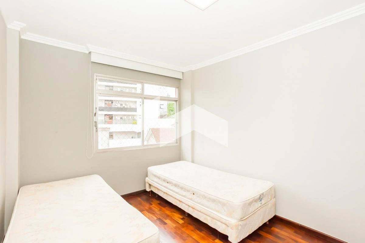 Apartment, 152 m², with wood or laminate floors — photo 20