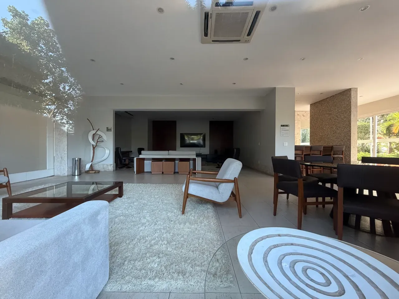 Furnished 3-bedroom apartment with open-plan kitchen — photo 34
