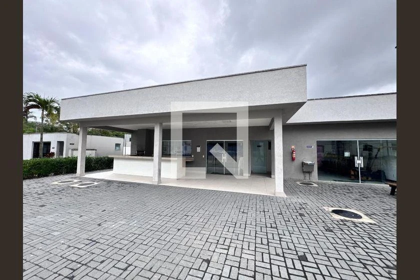 Apartamento mobiliado de 2 quartos em condomínio com piscina — photo 8