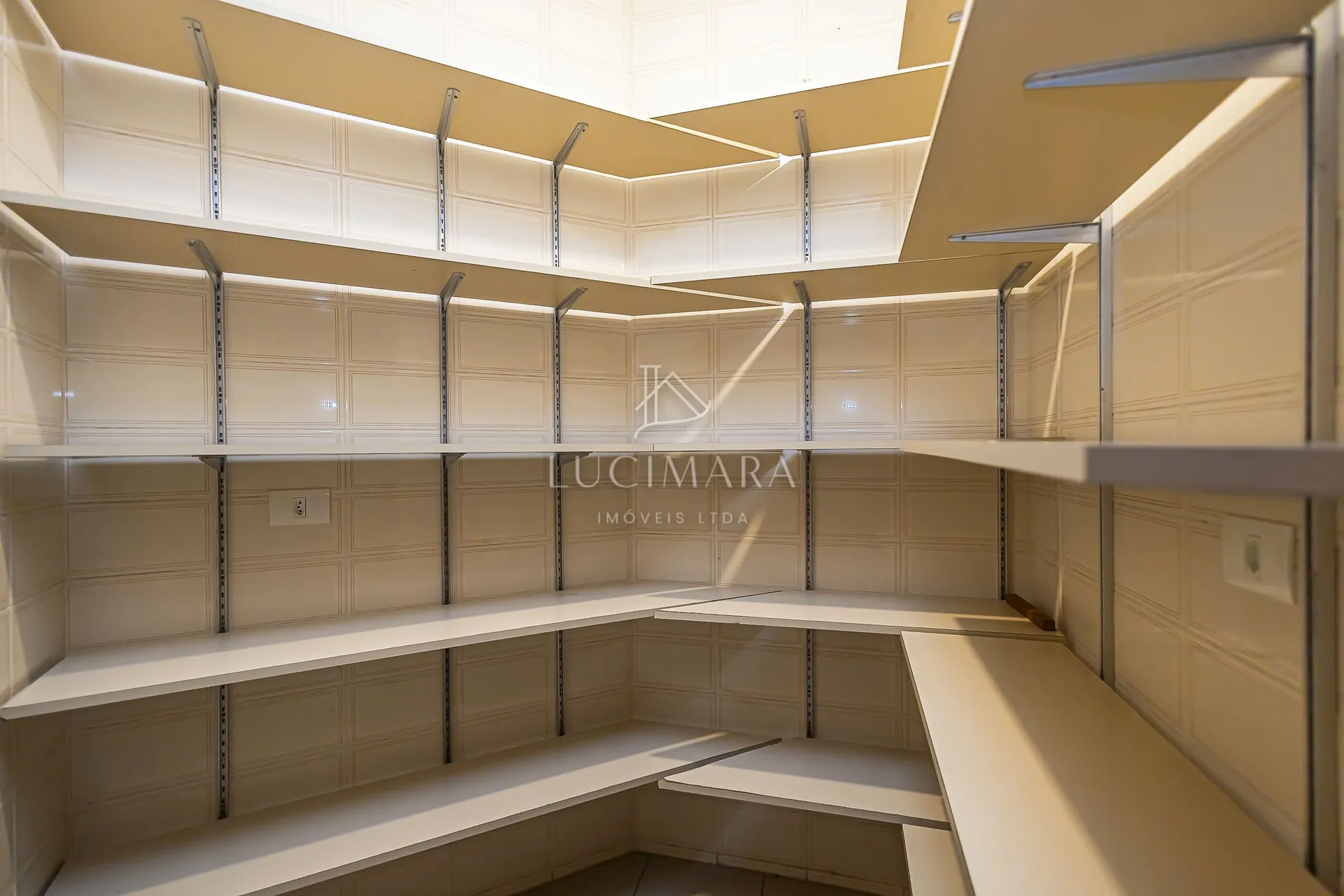 Незамеблированная квартира с 4 спальнями 427 м² — photo 45