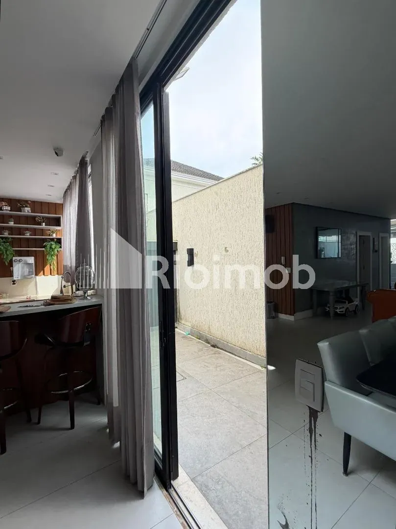 5-bedroom house with a bathtub in Rio de Janeiro — photo 22