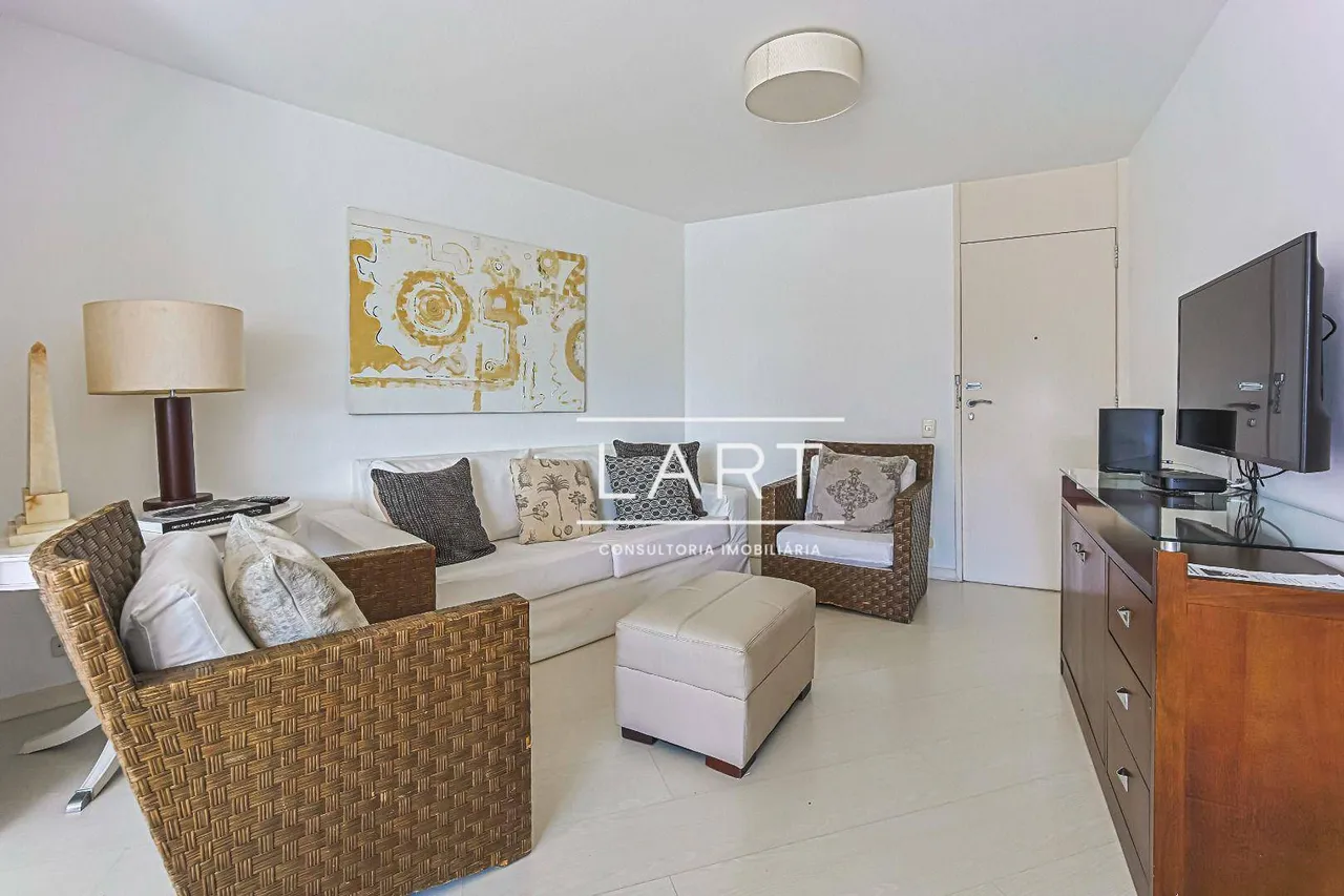 Furnished 1-bedroom apartment with laundry area — photo 12