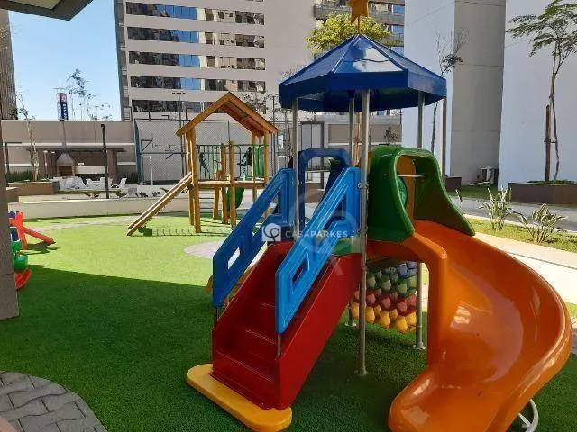 Balcony with a grill in a 3-bedroom apartment, 120 m² — photo 26