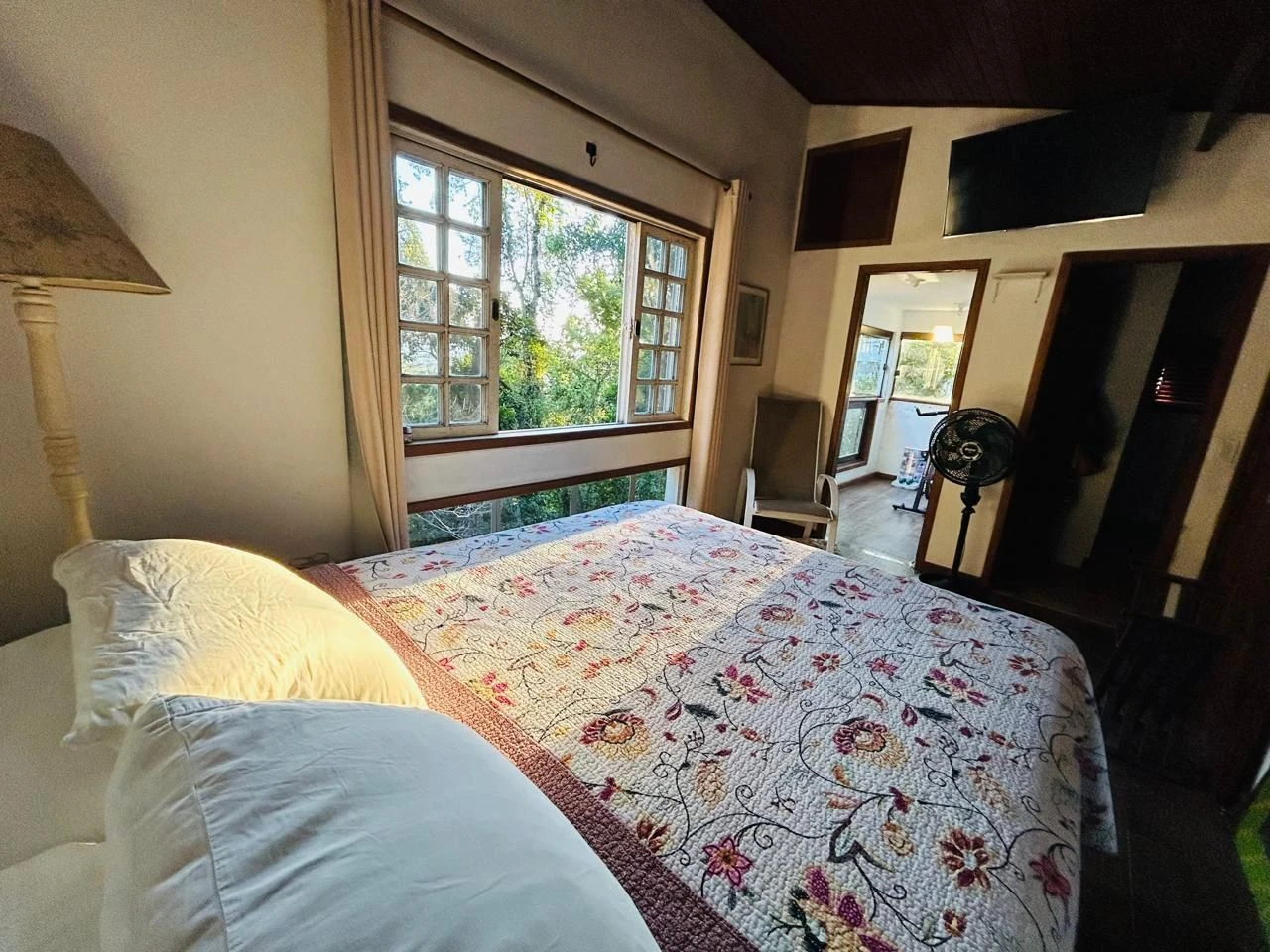 Furnished 1-bedroom house with 2 bathrooms and parking — photo 7