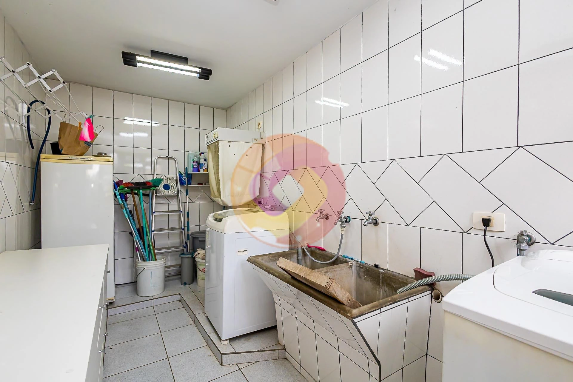 3-bedroom house with a washing machine in Curitiba — photo 18