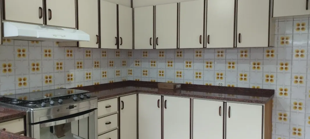 Furnished commercial house with 3 bedrooms and 3 bathrooms — photo 4
