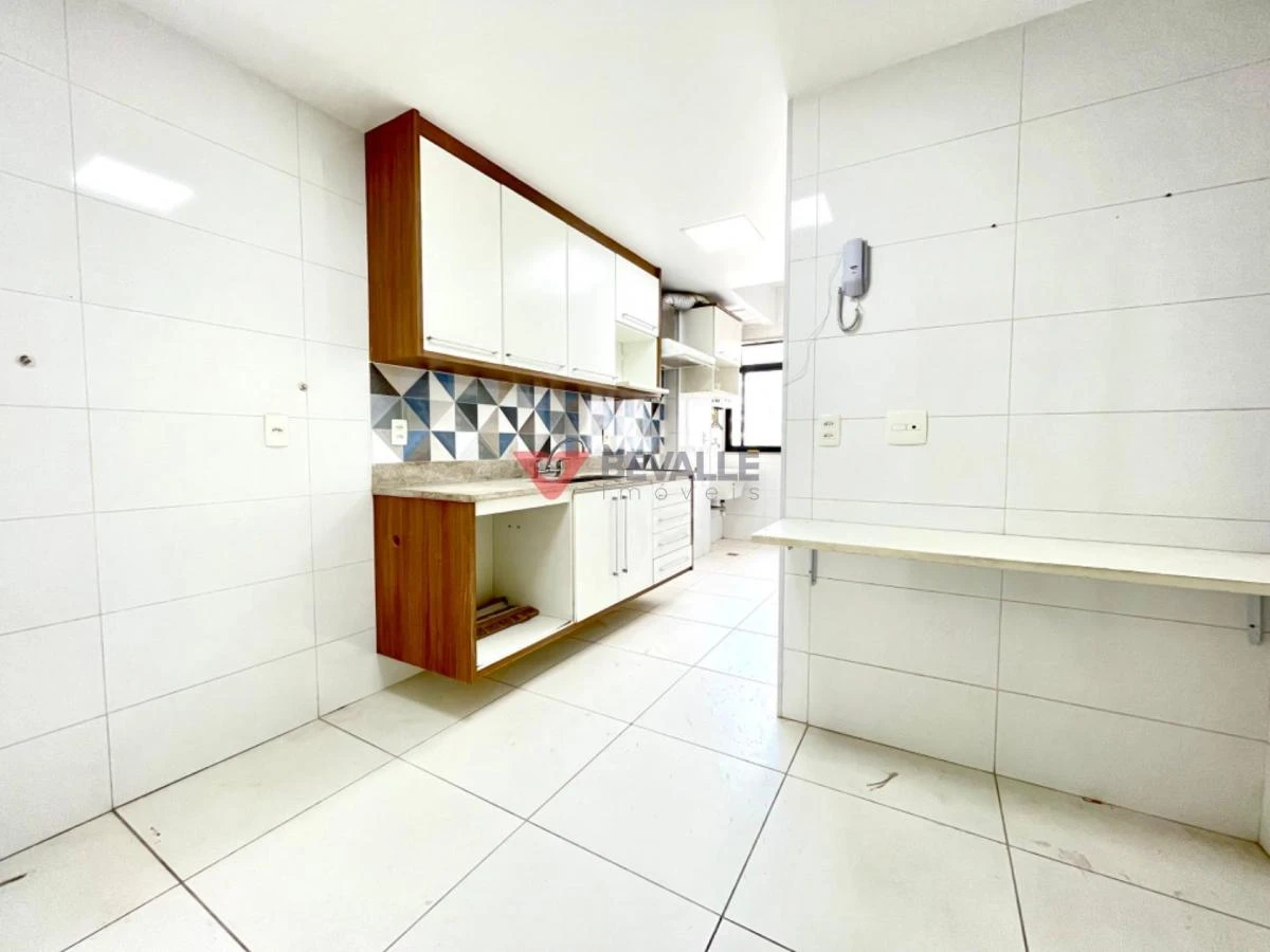 3-bedroom apartment with a home office — photo 11