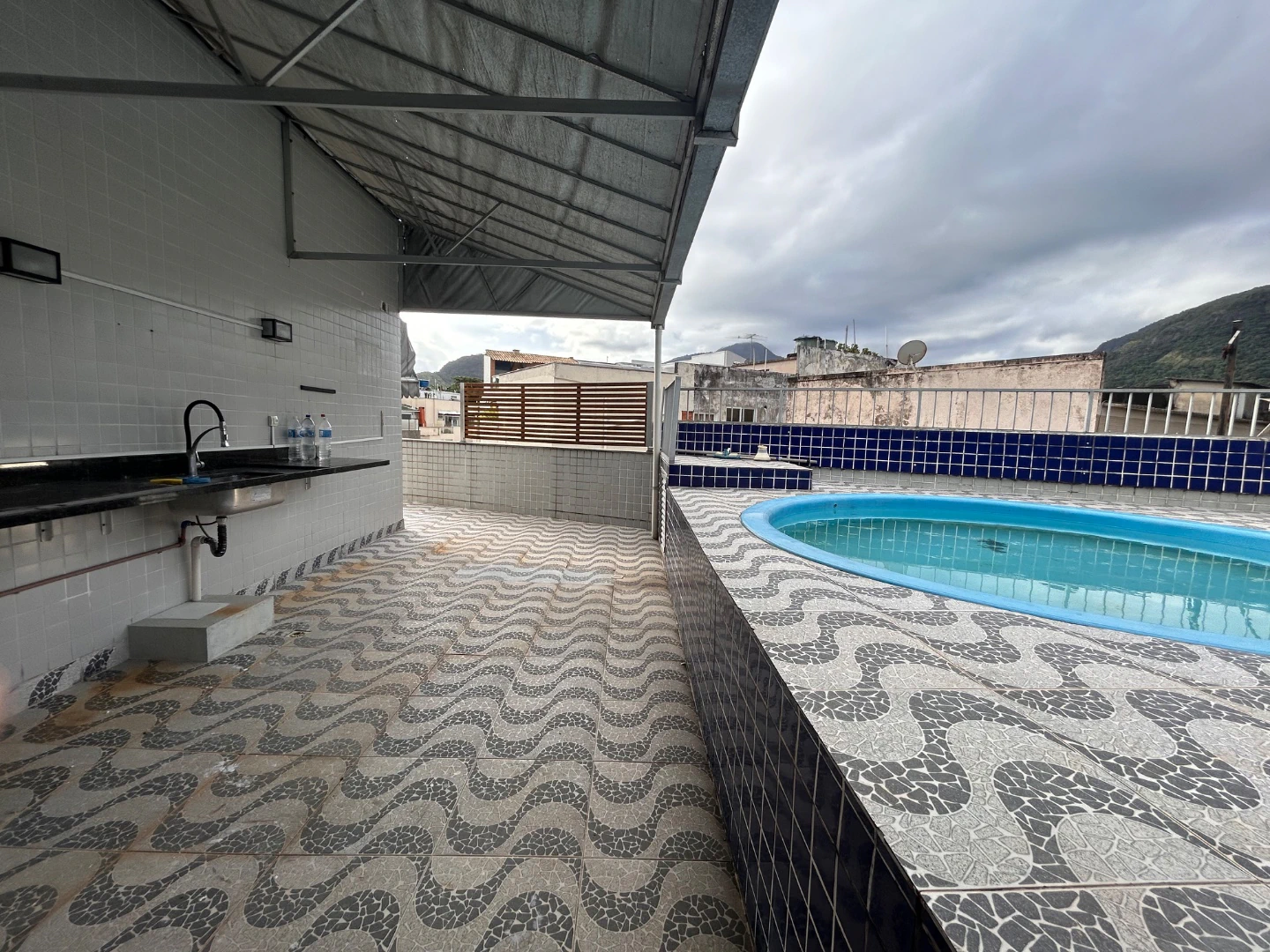 3-bedroom apartment with a terrace and mountain views — photo 10