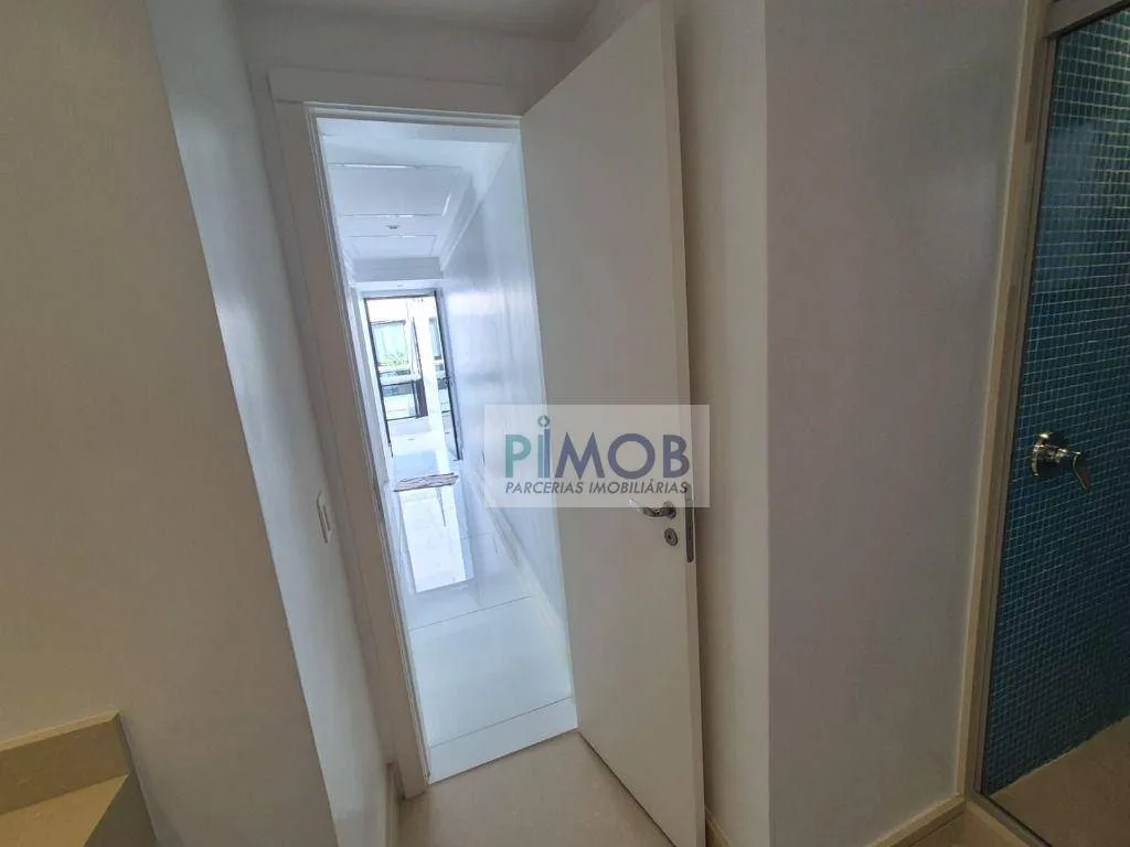 Furnished duplex penthouse with 3 bedrooms and 256 m² — photo 52