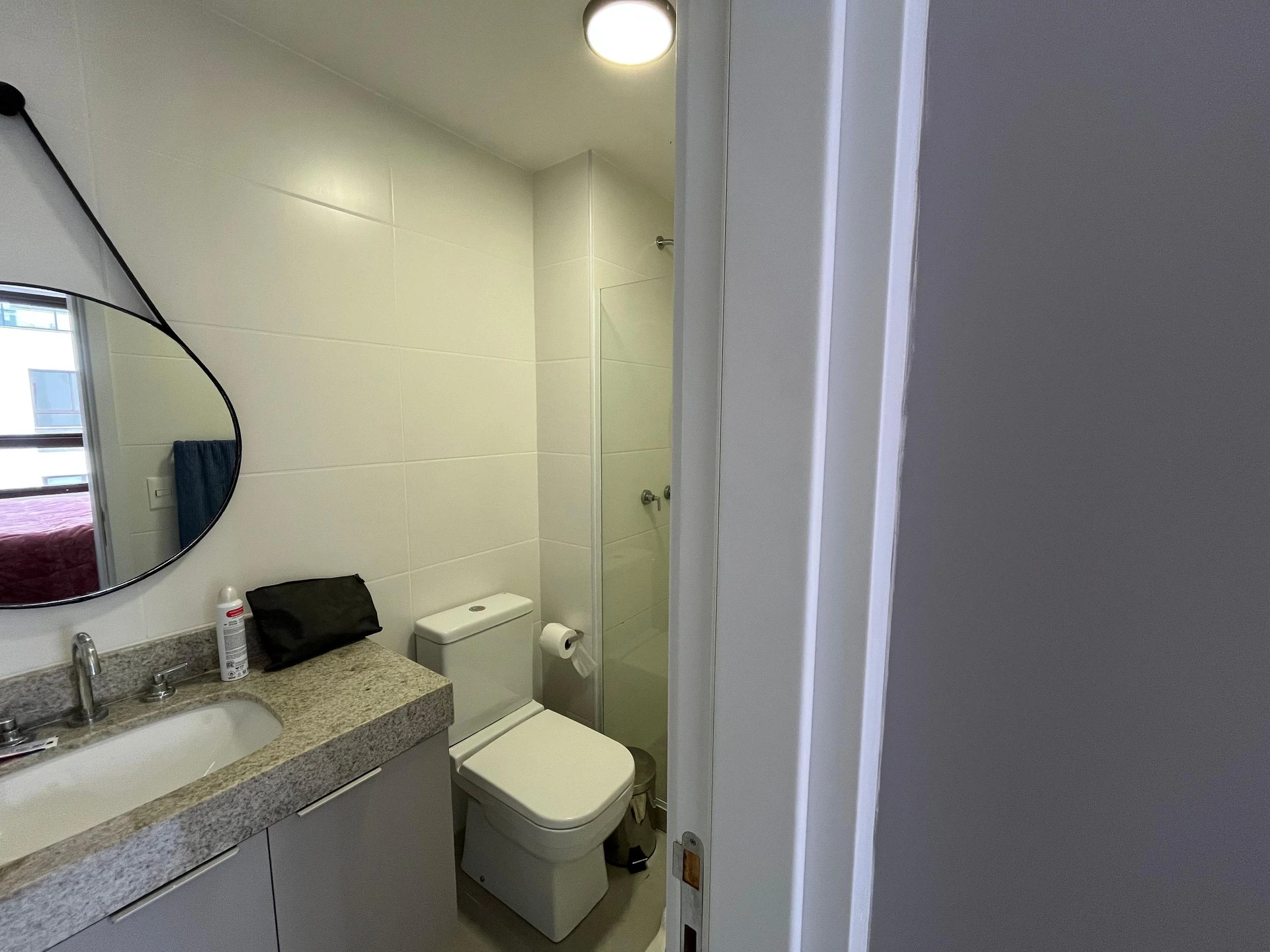 Furnished apartment, 89 m², with a glass-enclosed balcony — photo 45