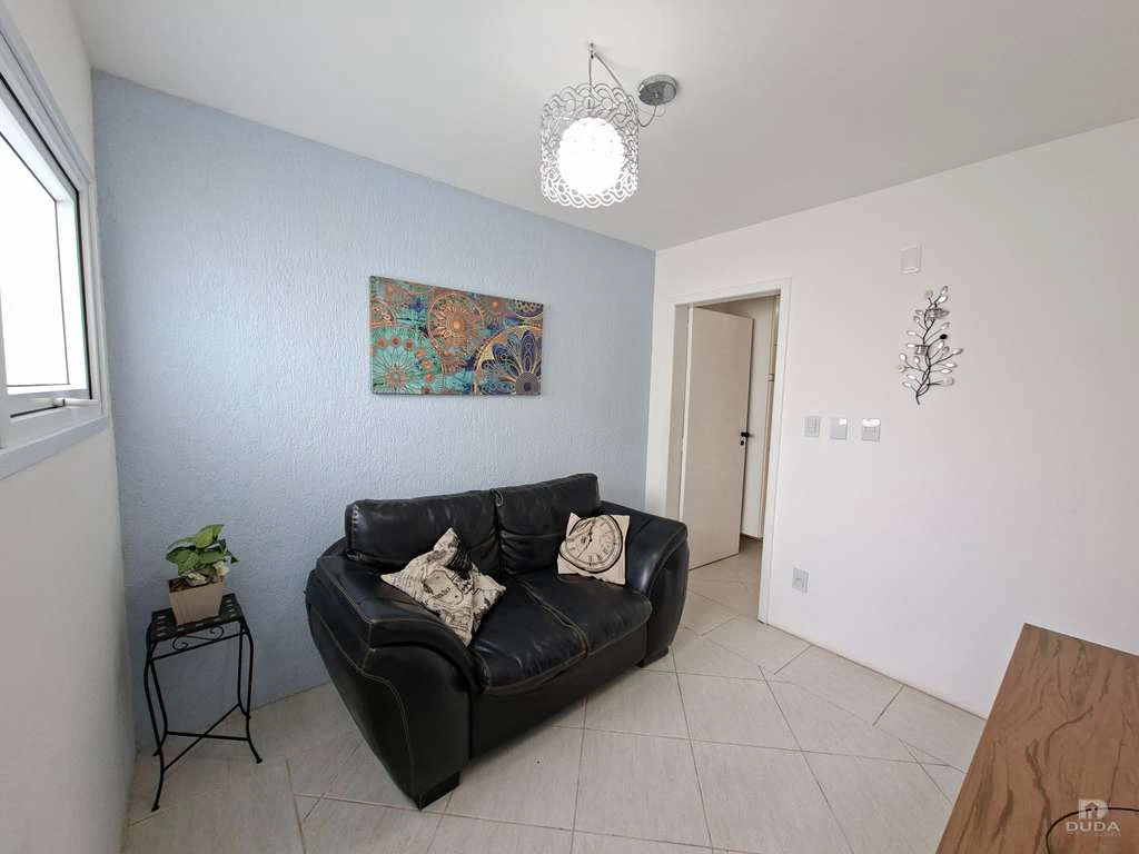 Furnished 2-bedroom apartment with separate kitchen