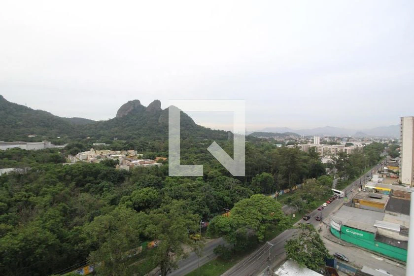 Glass-enclosed balcony in a 2-bedroom apartment, 62 m² — photo 24
