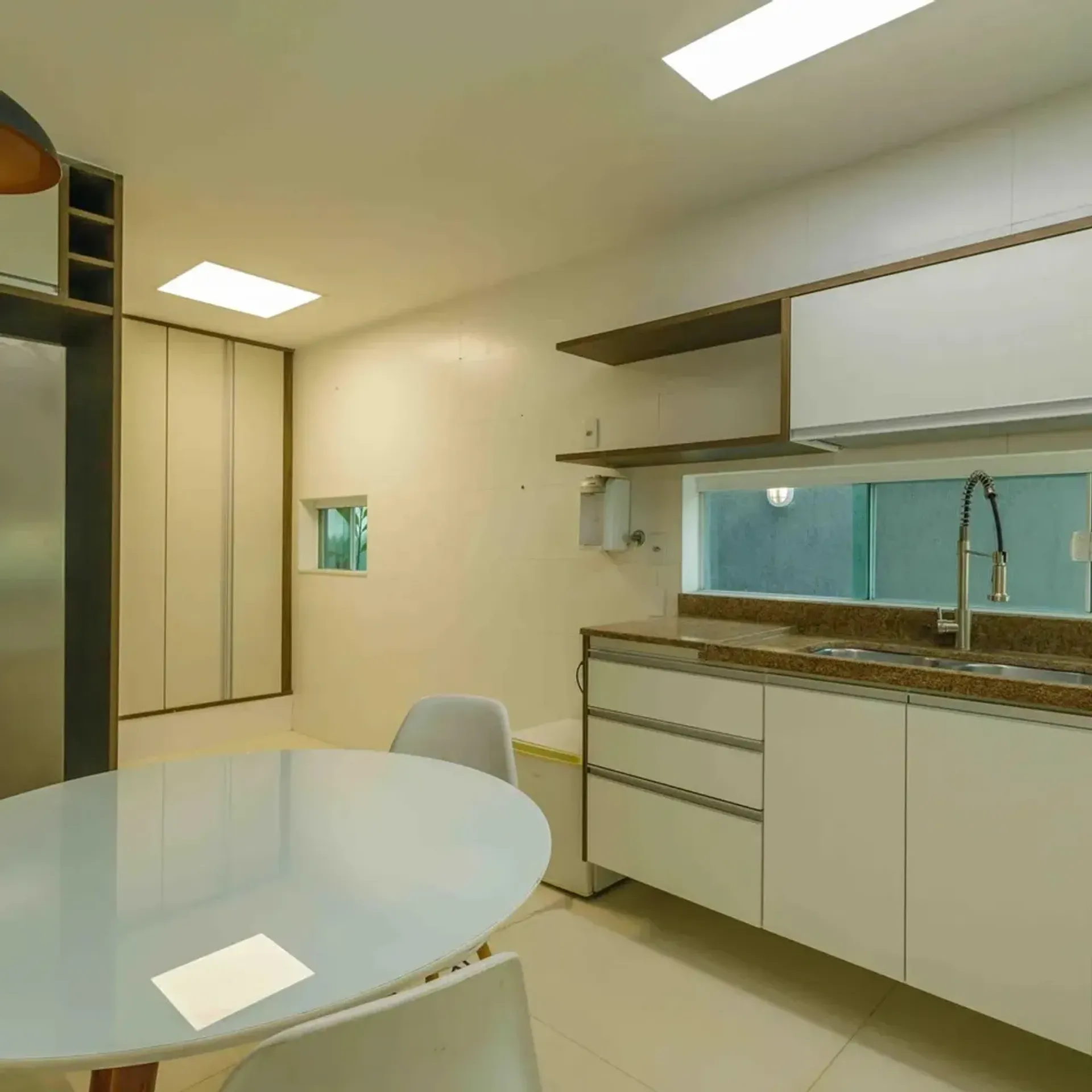 Furnished house, 470 m², with a bathtub — photo 13