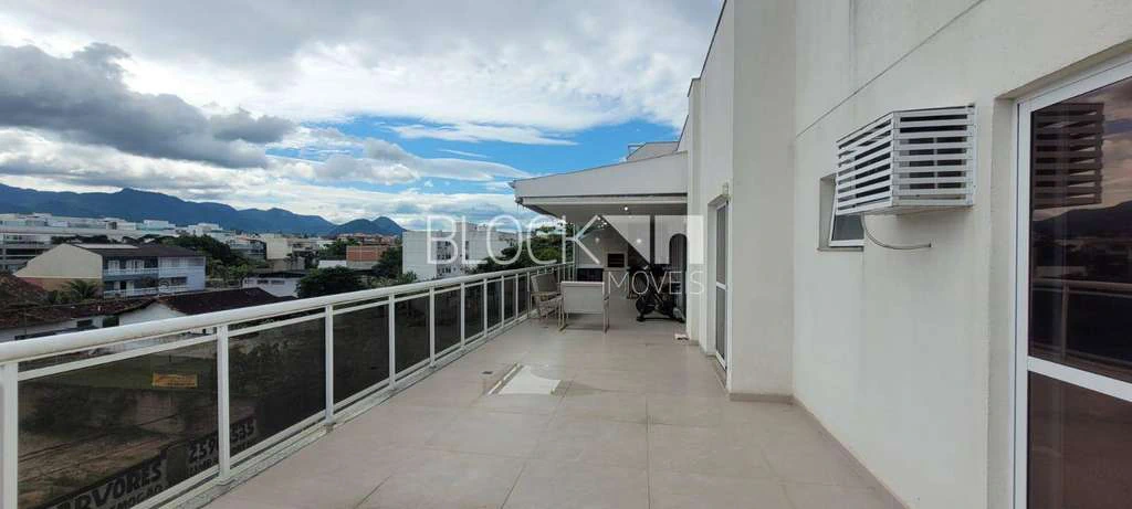 Furnished apartment with 3 bedrooms and 2 en-suites — photo 9
