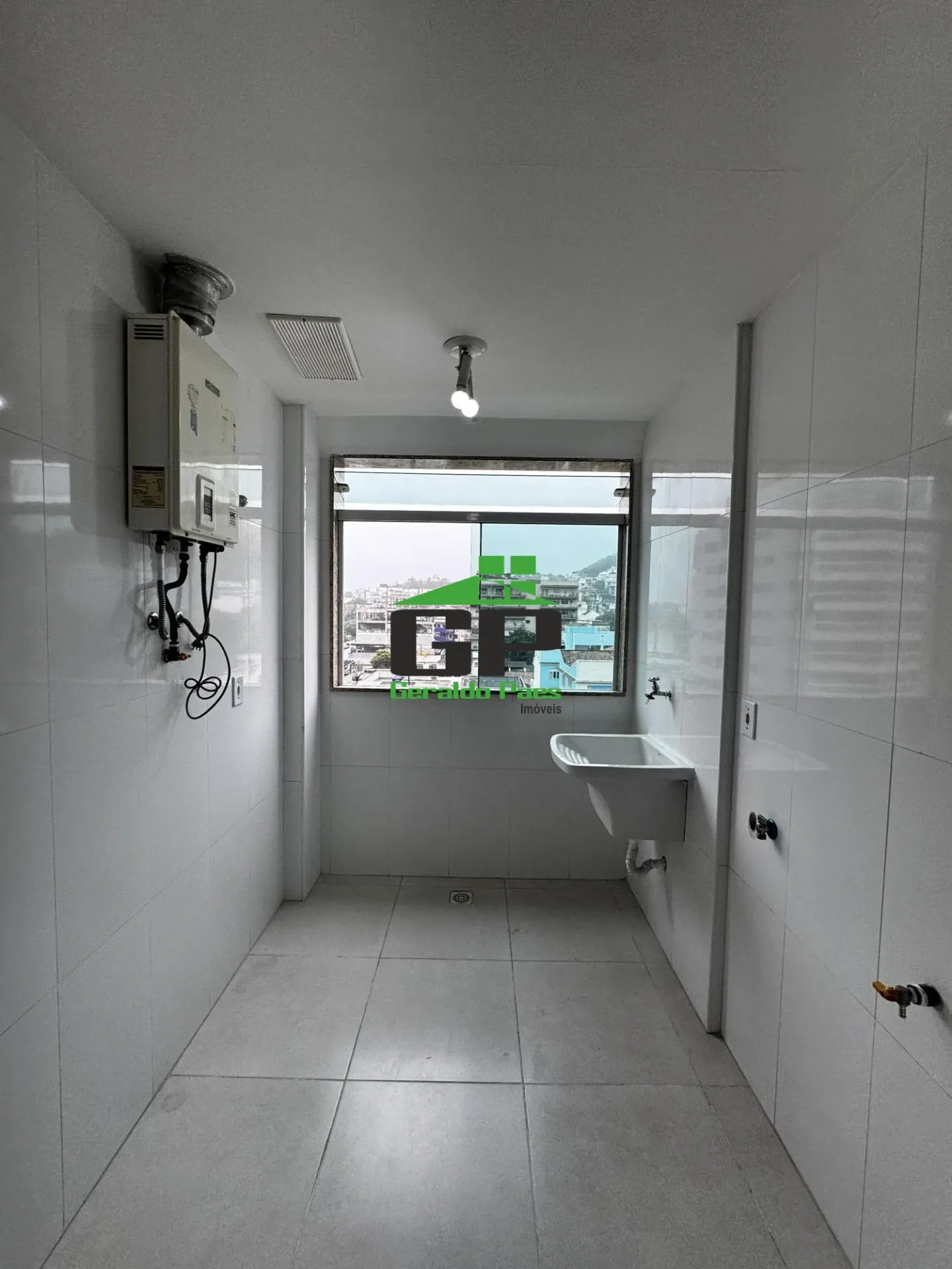 3-bedroom apartment with 2 en-suites and a balcony — photo 23