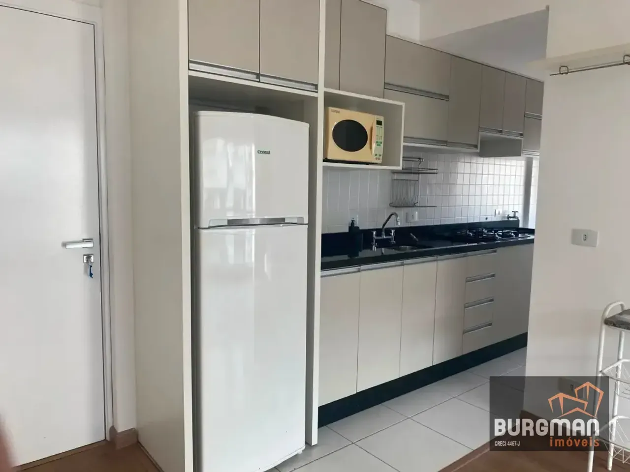 Unfurnished studio with no parking for 1 bedroom 1 bath — photo 2
