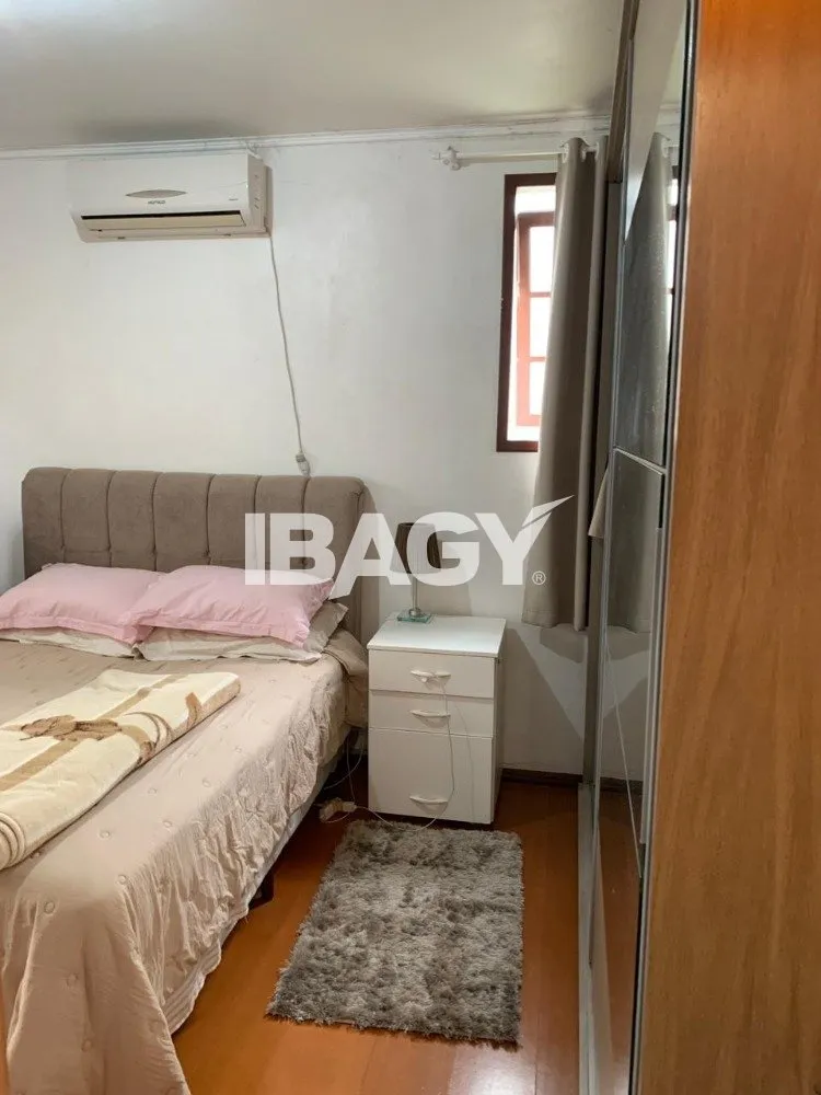 House with 4 bedrooms and 380 m², 2 parking spots — photo 49