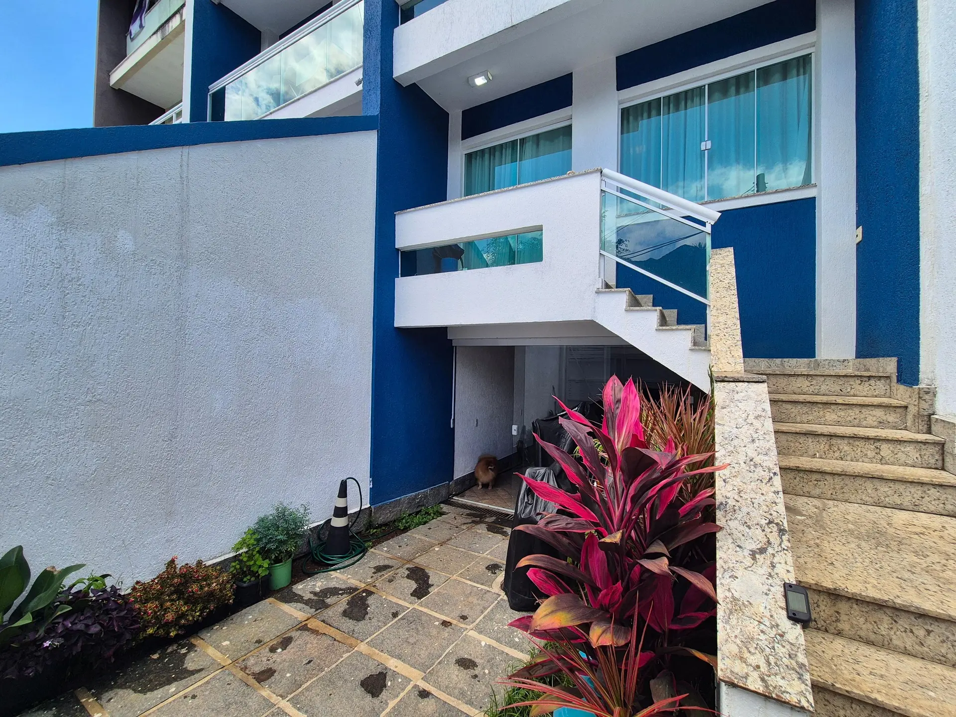 Furnished house with 4 bedrooms and a balcony — photo 3