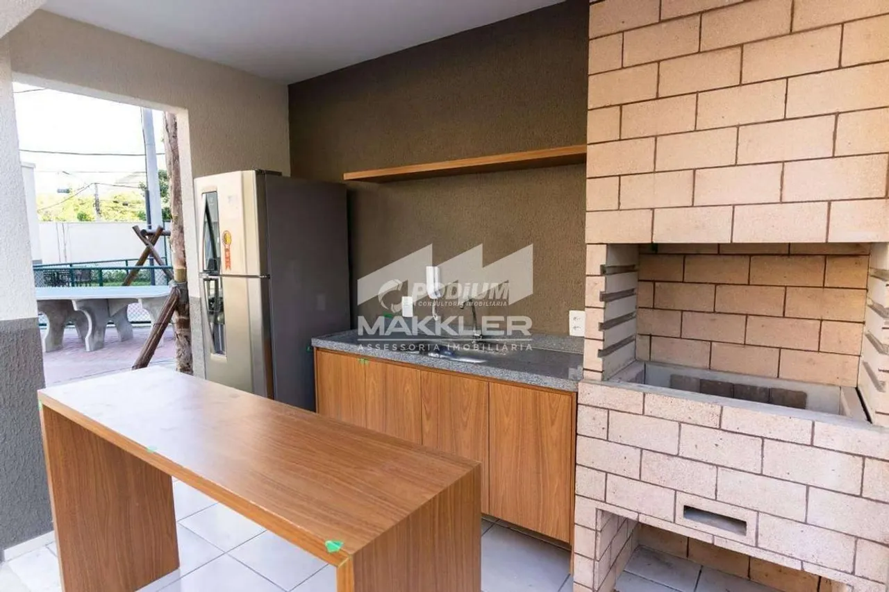 Furnished 2-bedroom apartment with open-plan kitchen — photo 12
