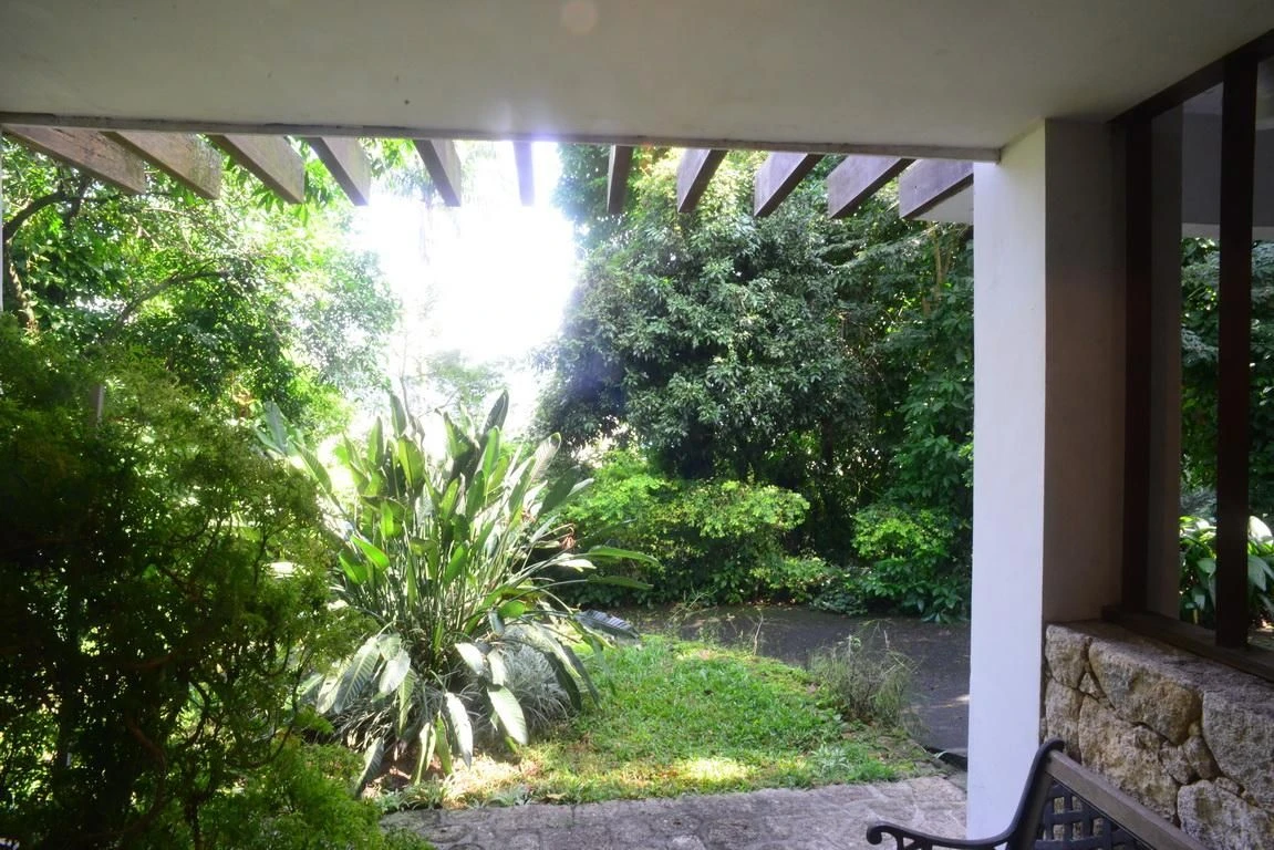 Casa mobiliada com 6 quartos e 5 suítes, com jardim — photo 75