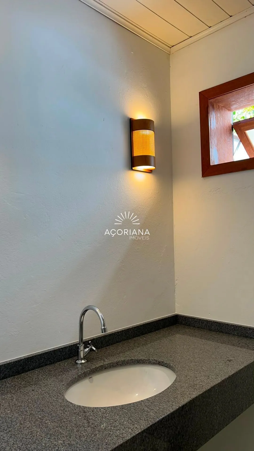 Furnished 600 m² house with 5 bedrooms and an integrated kitchen — photo 28