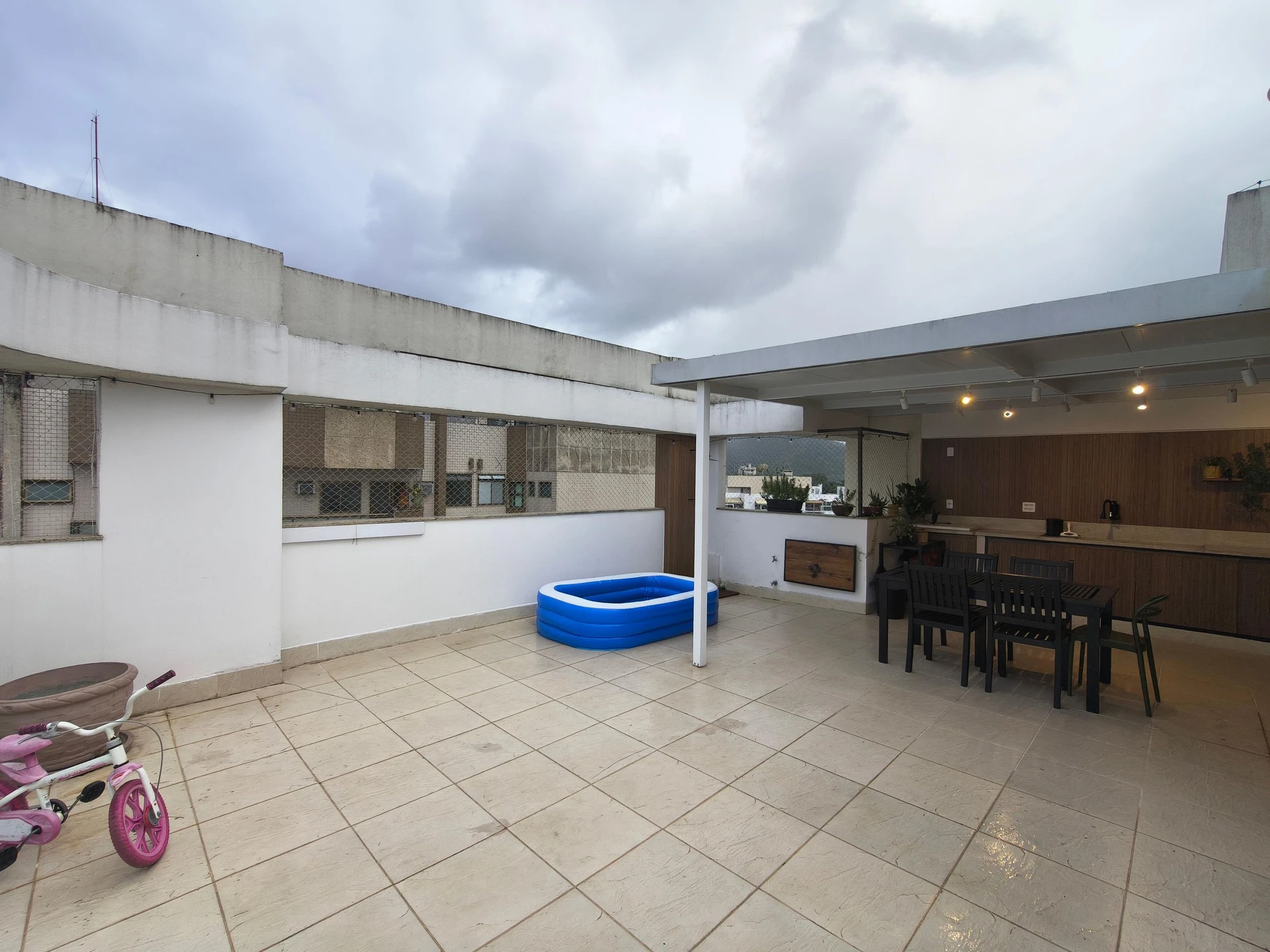 Floor-to-ceiling windows in a 3-bedroom apartment, 140 m² — photo 54