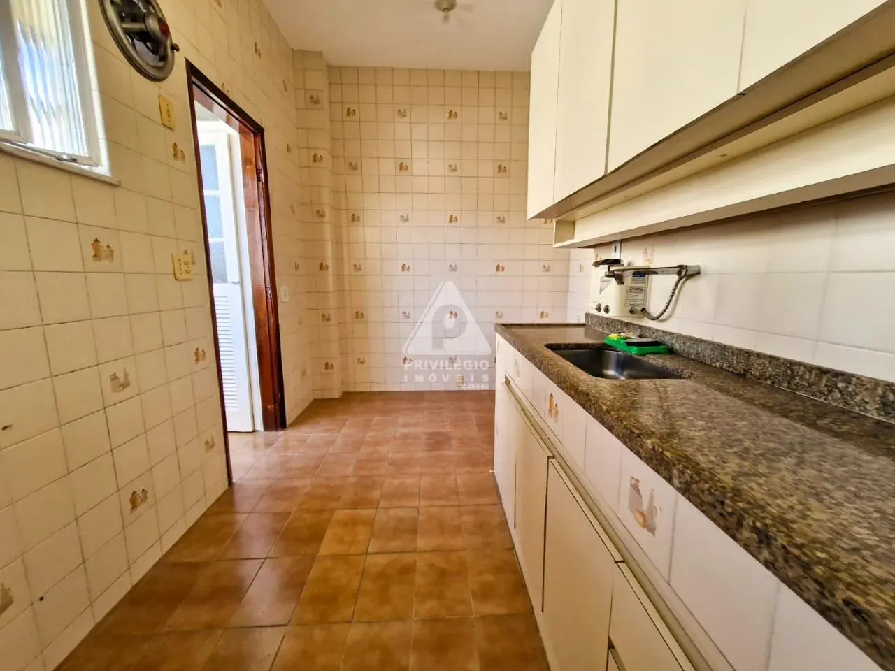 Wood or laminate floors in a 2-bedroom apartment, 60 m² — photo 6