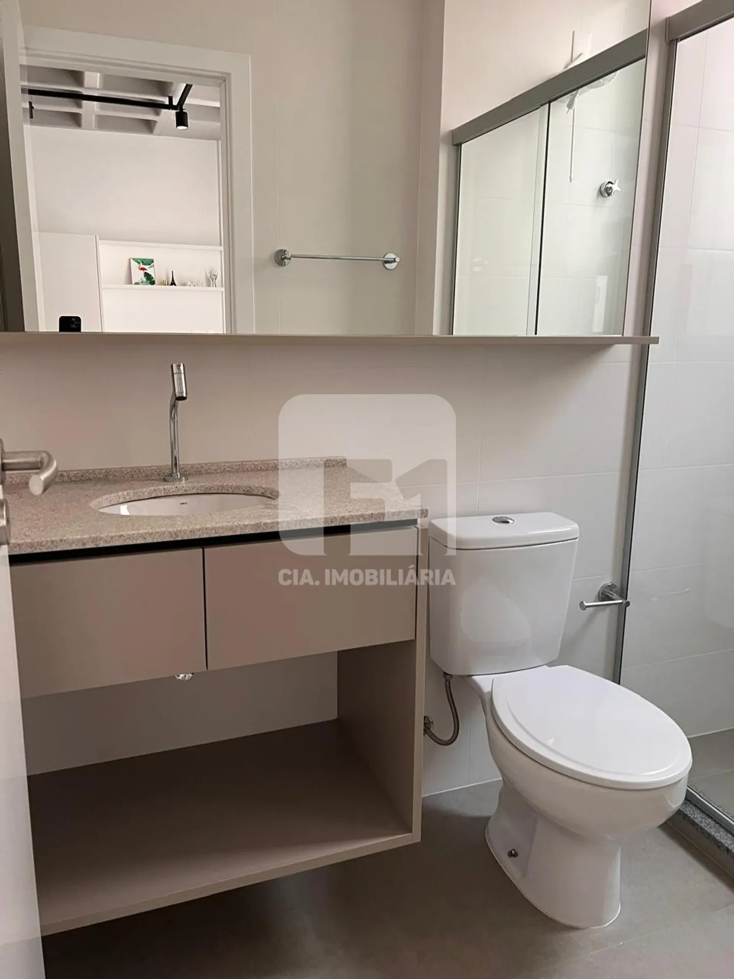 Furnished 46 m² studio with 1 parking space — photo 30